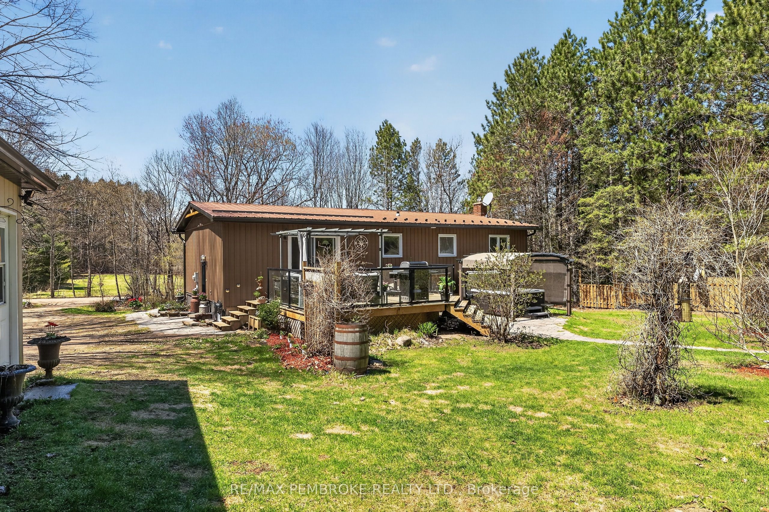 1346 Station Hill Road, Laurentian Valley, ON K8A 6W7 photo 4