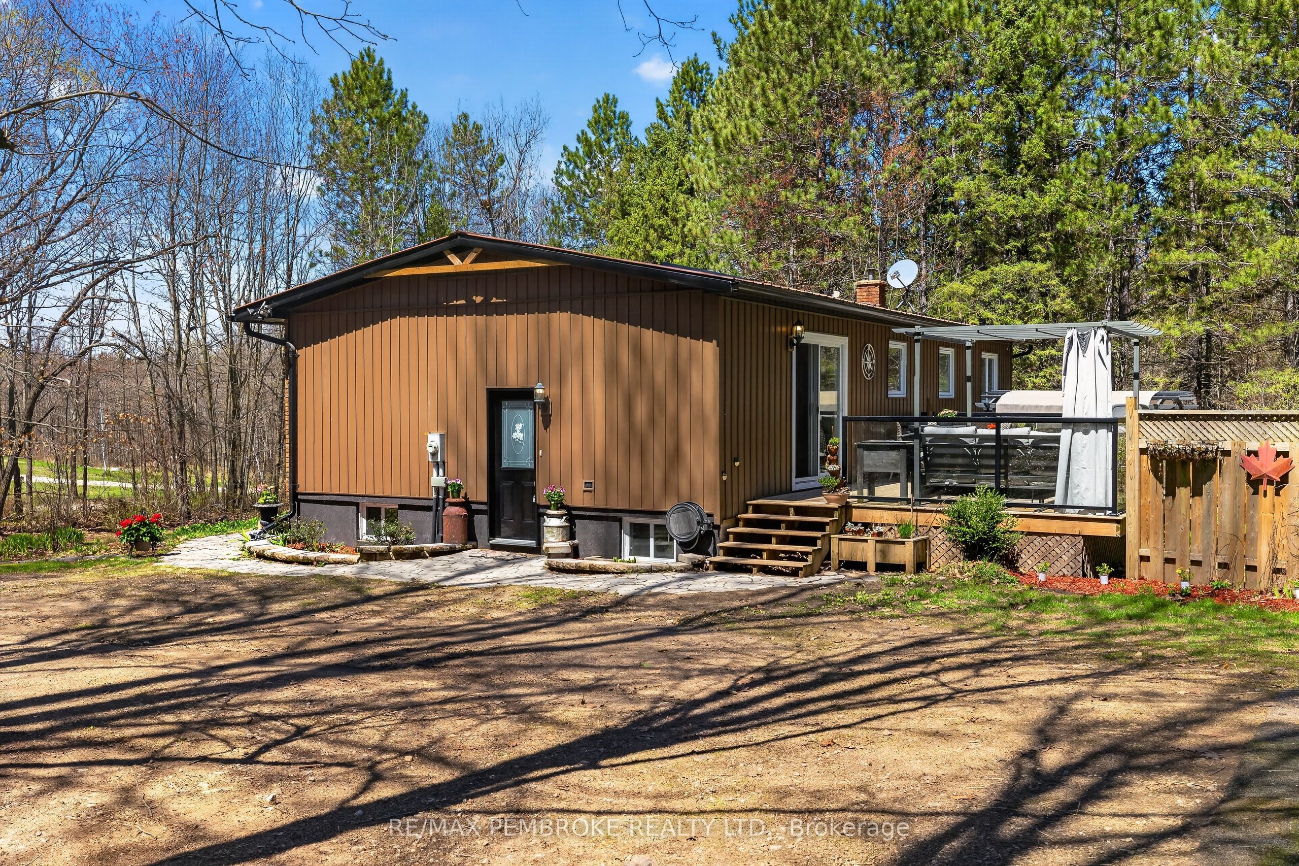 1346 Station Hill Road, Laurentian Valley, ON K8A 6W7 photo 5