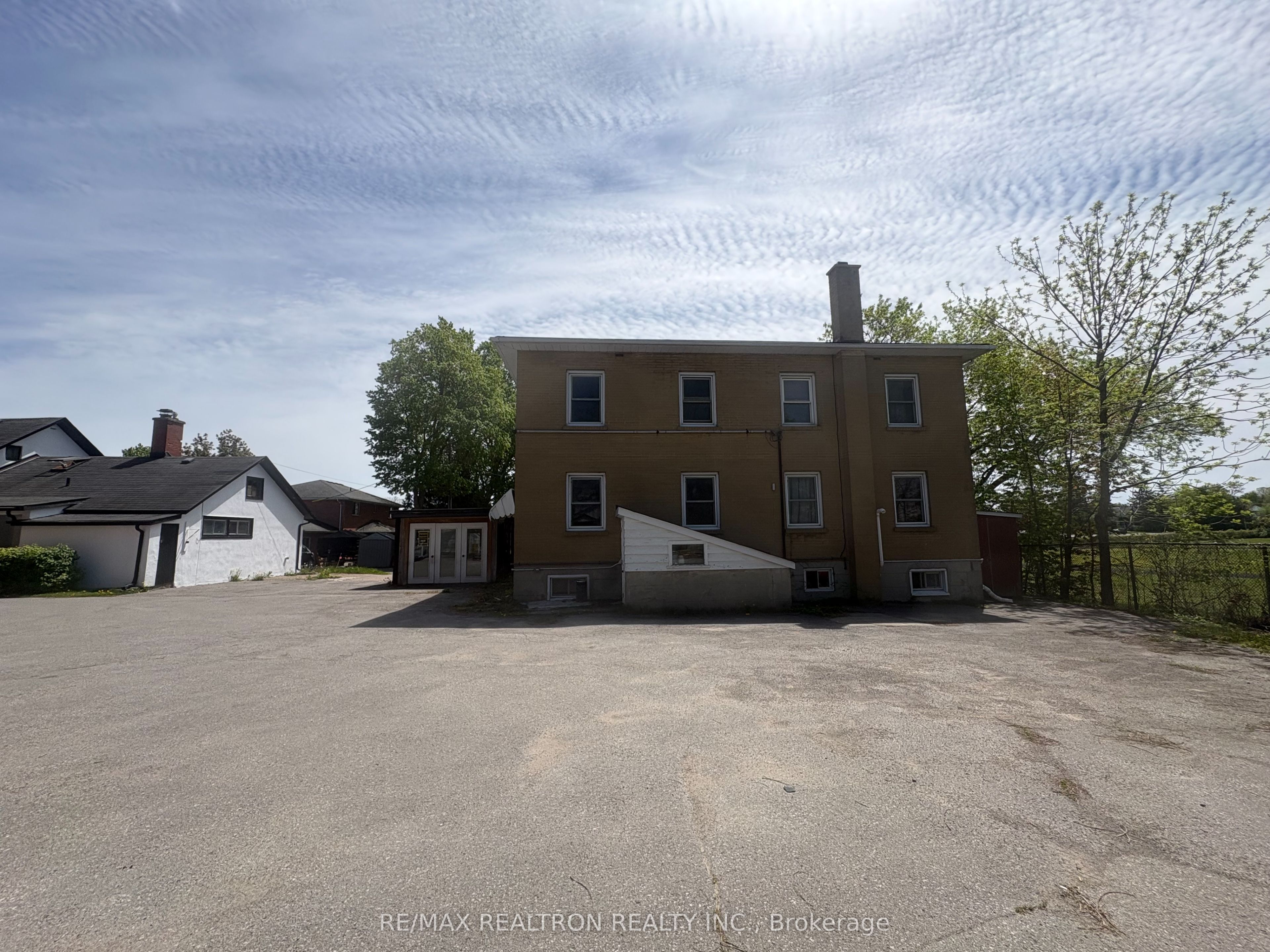 188 Henry Street, Quinte West, ON K8V 5L3 photo 4