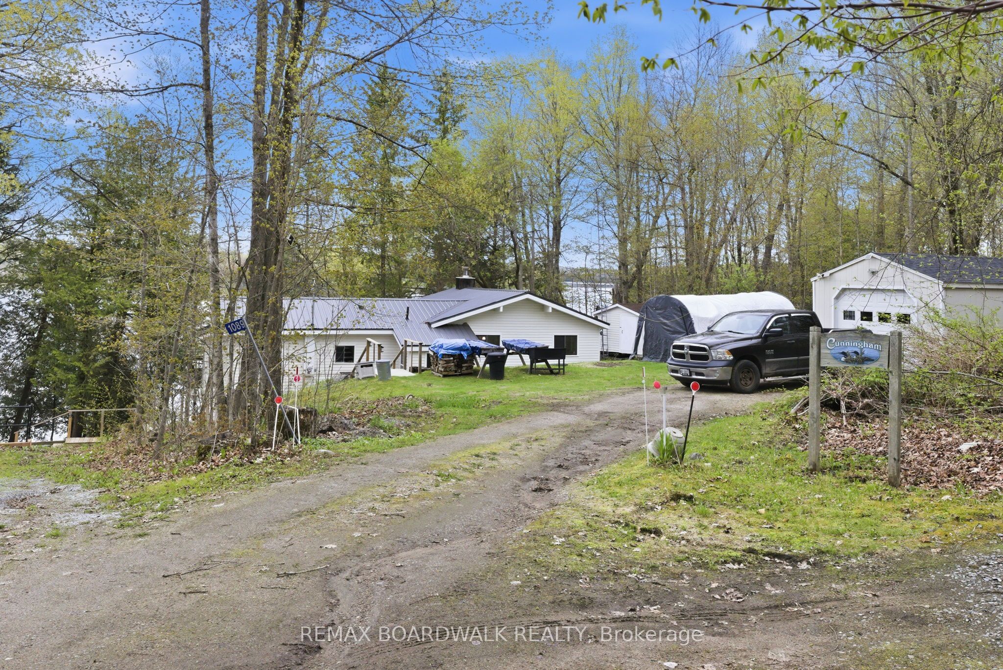 1091 Big Clear Lane, Frontenac, ON K0H 0B6 photo 2