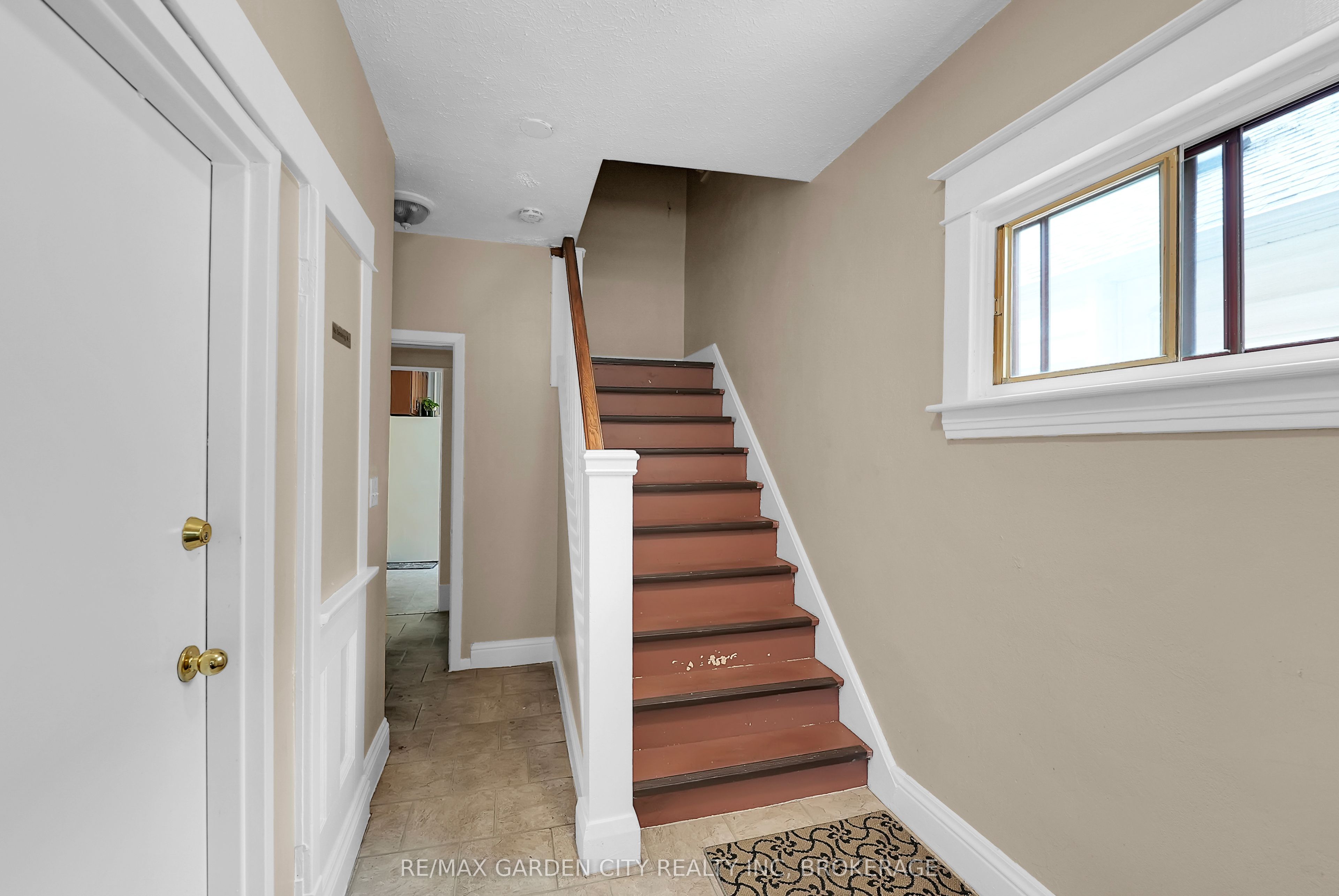 213 Geneva Street, St. Catharines, ON L2R 4P9 photo 4