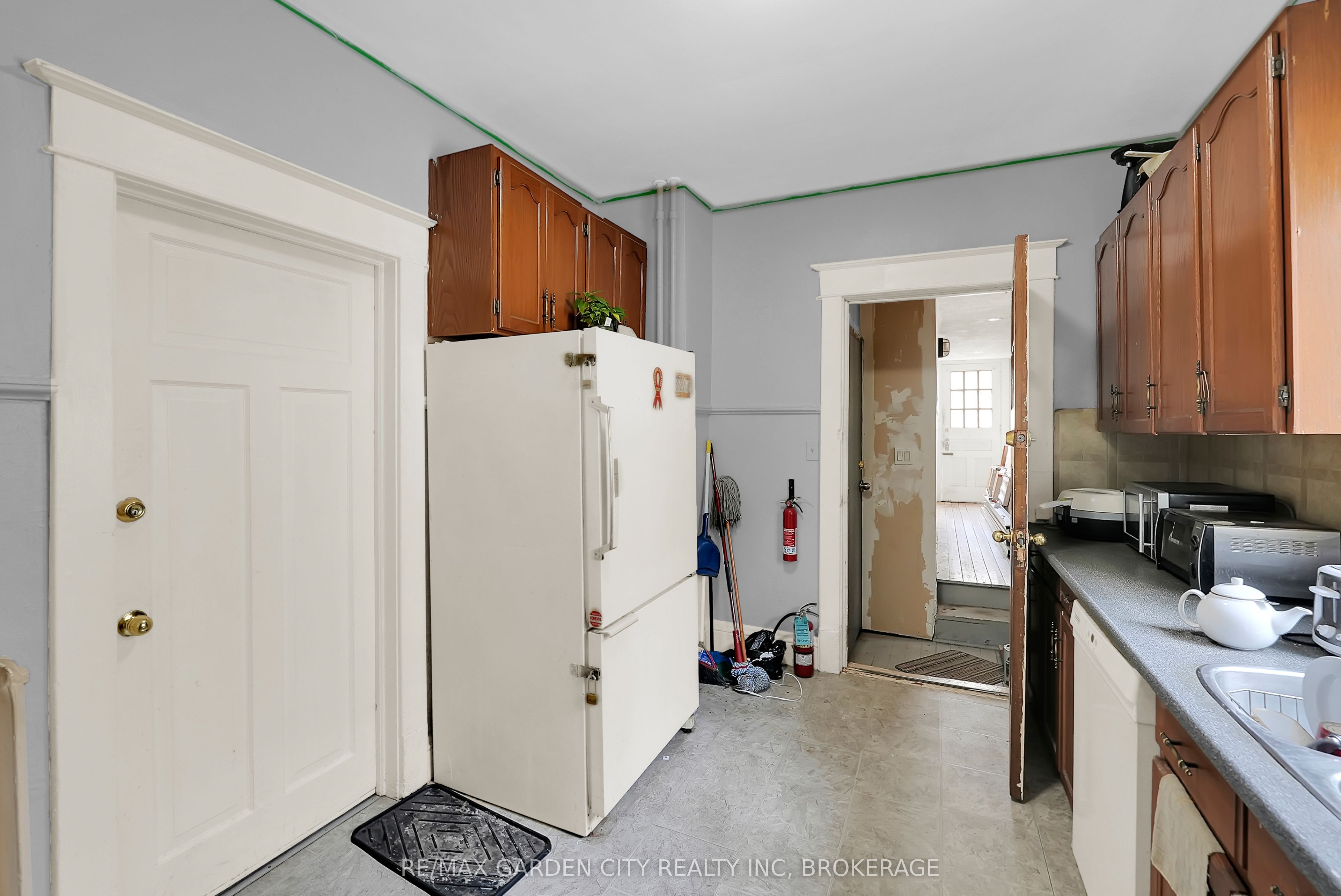 213 Geneva Street, St. Catharines, ON L2R 4P9 photo 5