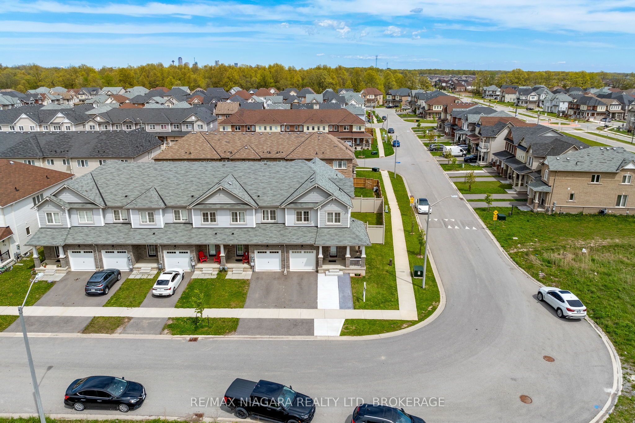 7782 Dockweed Drive, Niagara Falls, ON L2H 3S2 photo 2