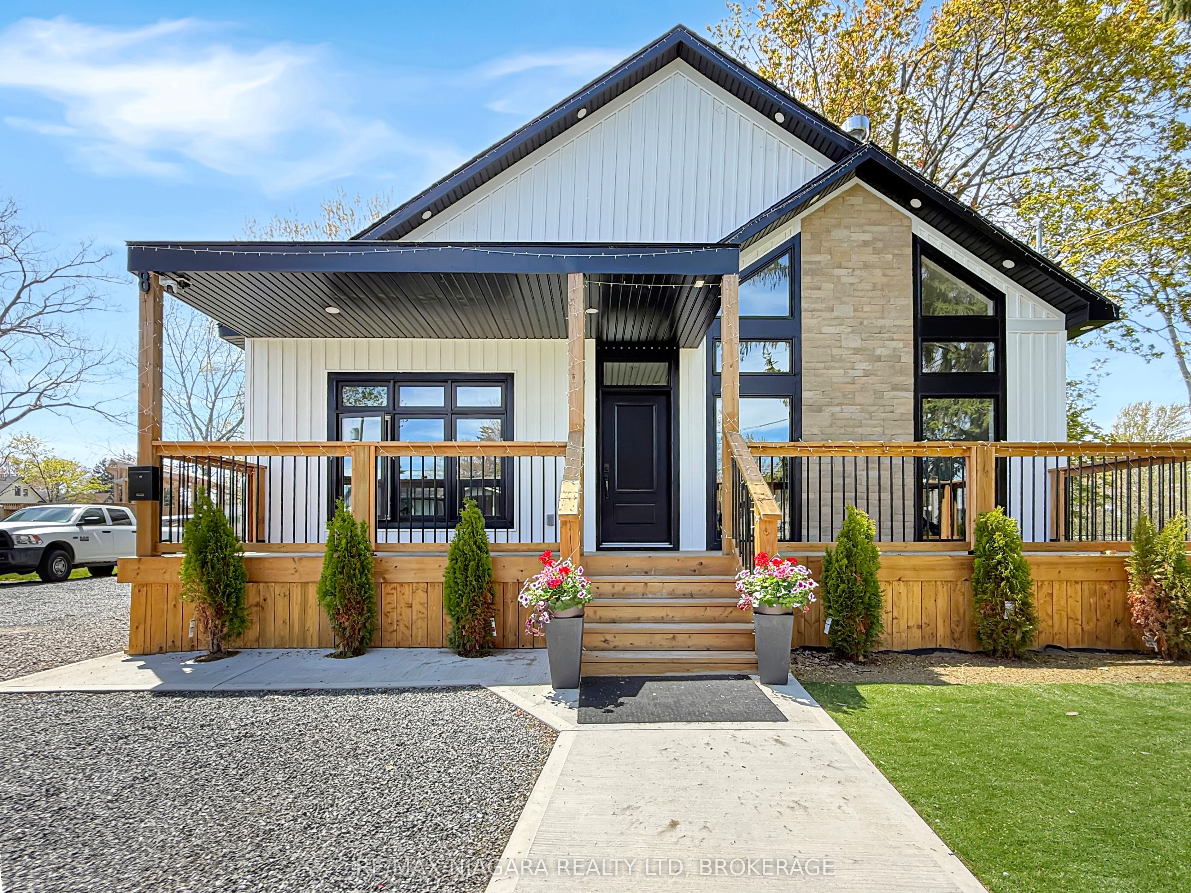 8 Adelaide Street, Fort Erie, ON L2A 5K5 photo 5