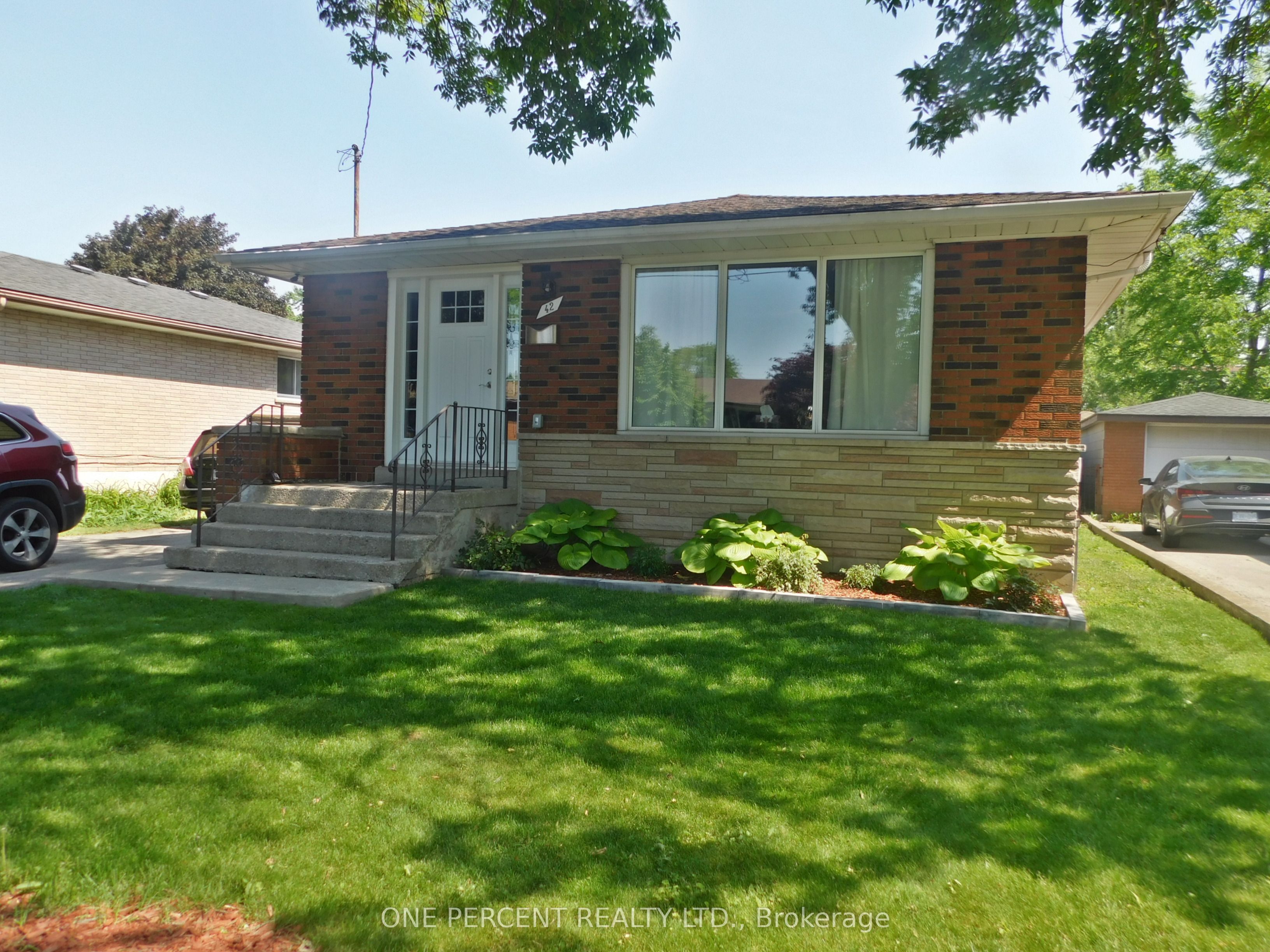 42 Atwater Crescent, Hamilton, ON L9C 2E7 photo 3