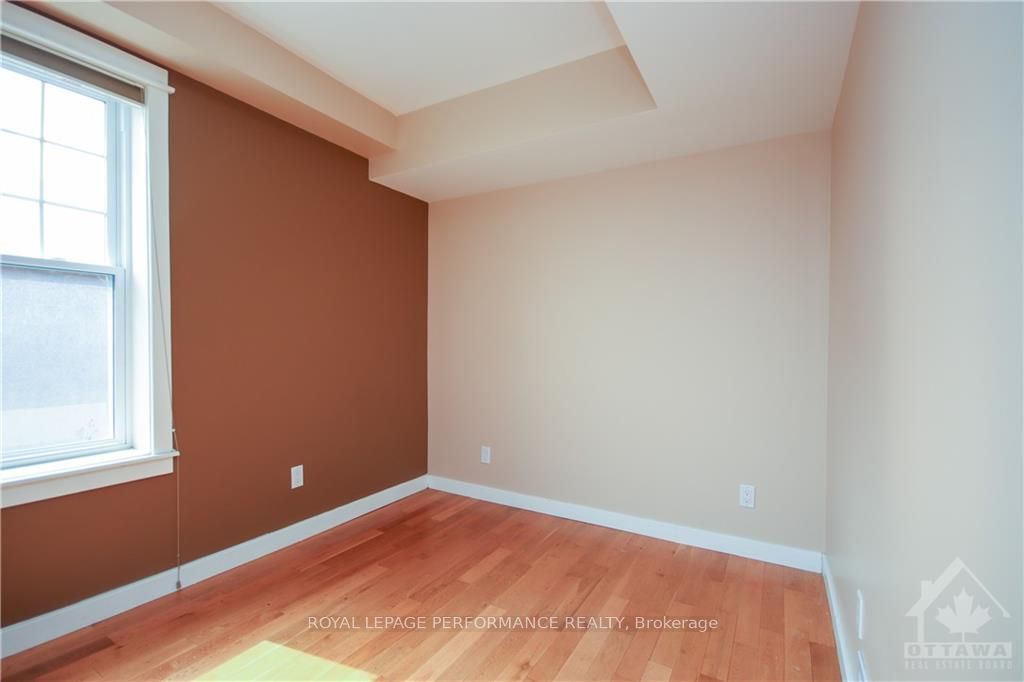 736 Cooper Street W 2, Ottawa Centre, ON K1R 5J6 photo 2