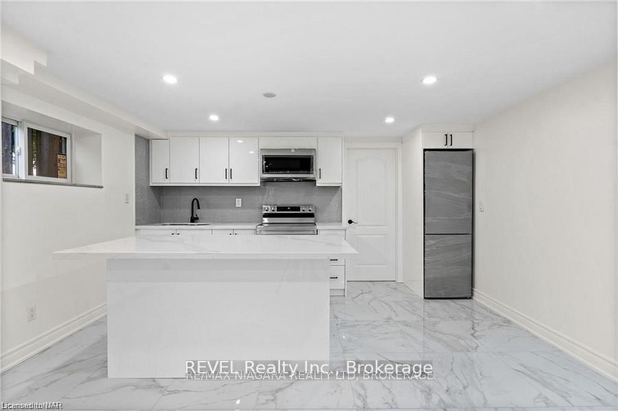 462 C Carlton Street, St. Catharines, ON L2M 4X1