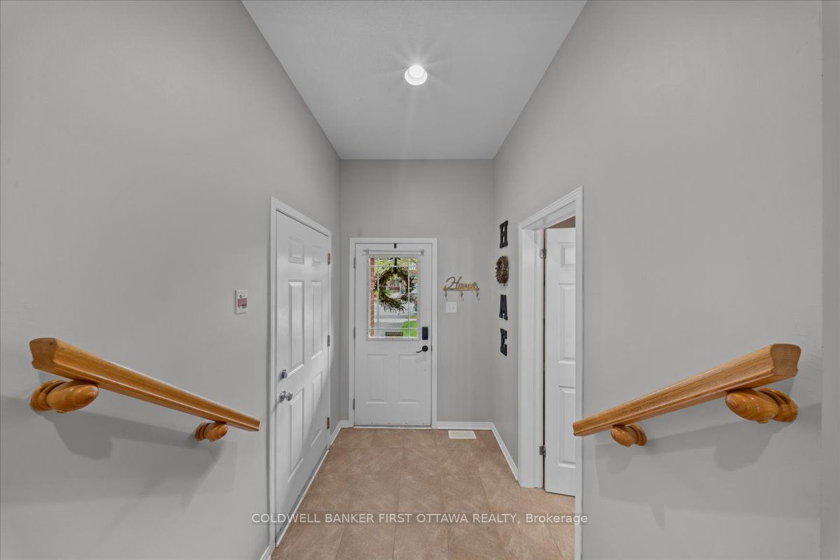 218 Flamborough Way, Kanata, ON K2W 1G5 photo 3