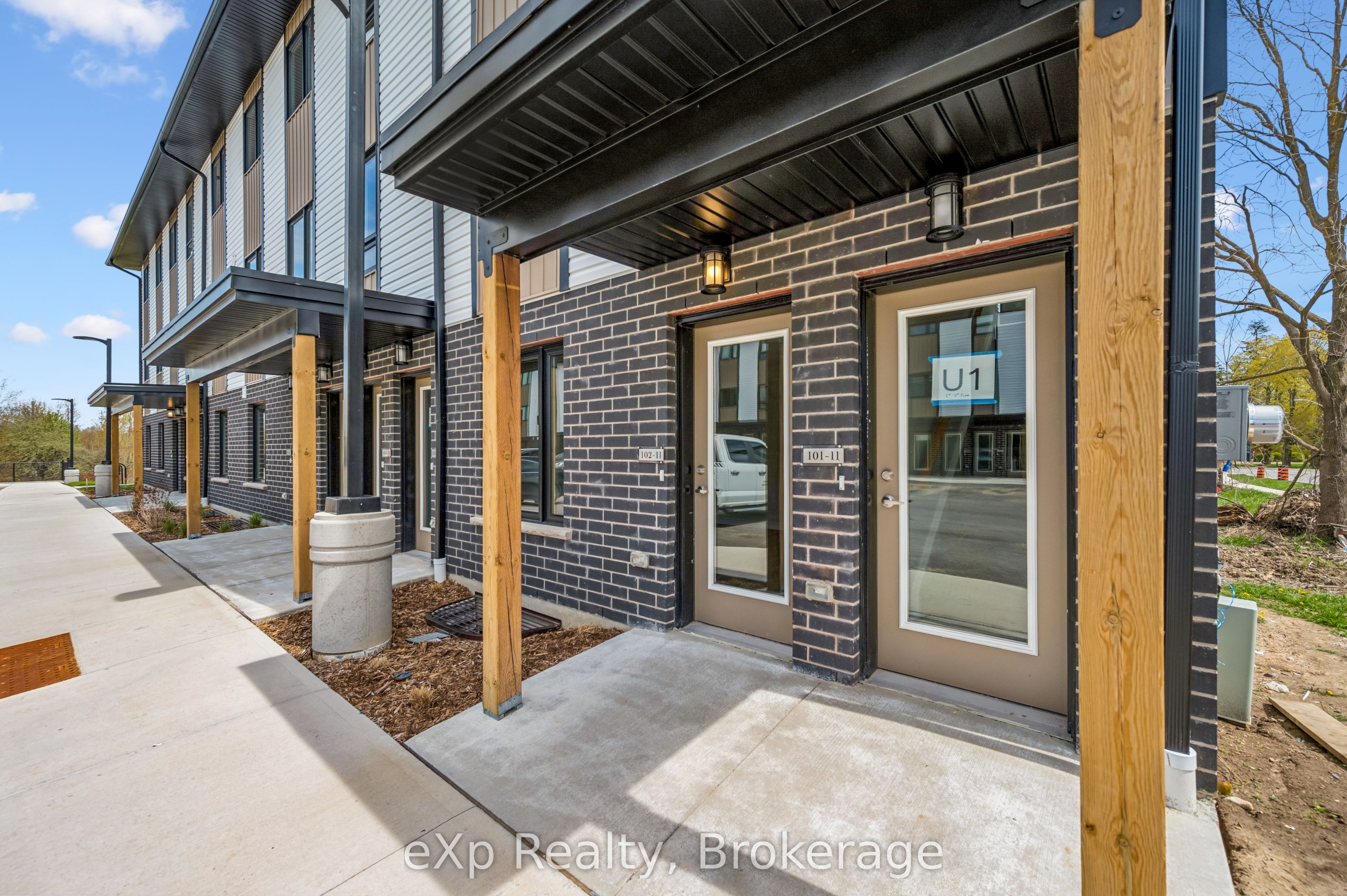 465 Garafraxa Street W 2, Centre Wellington, ON N1M 1C6 photo 3