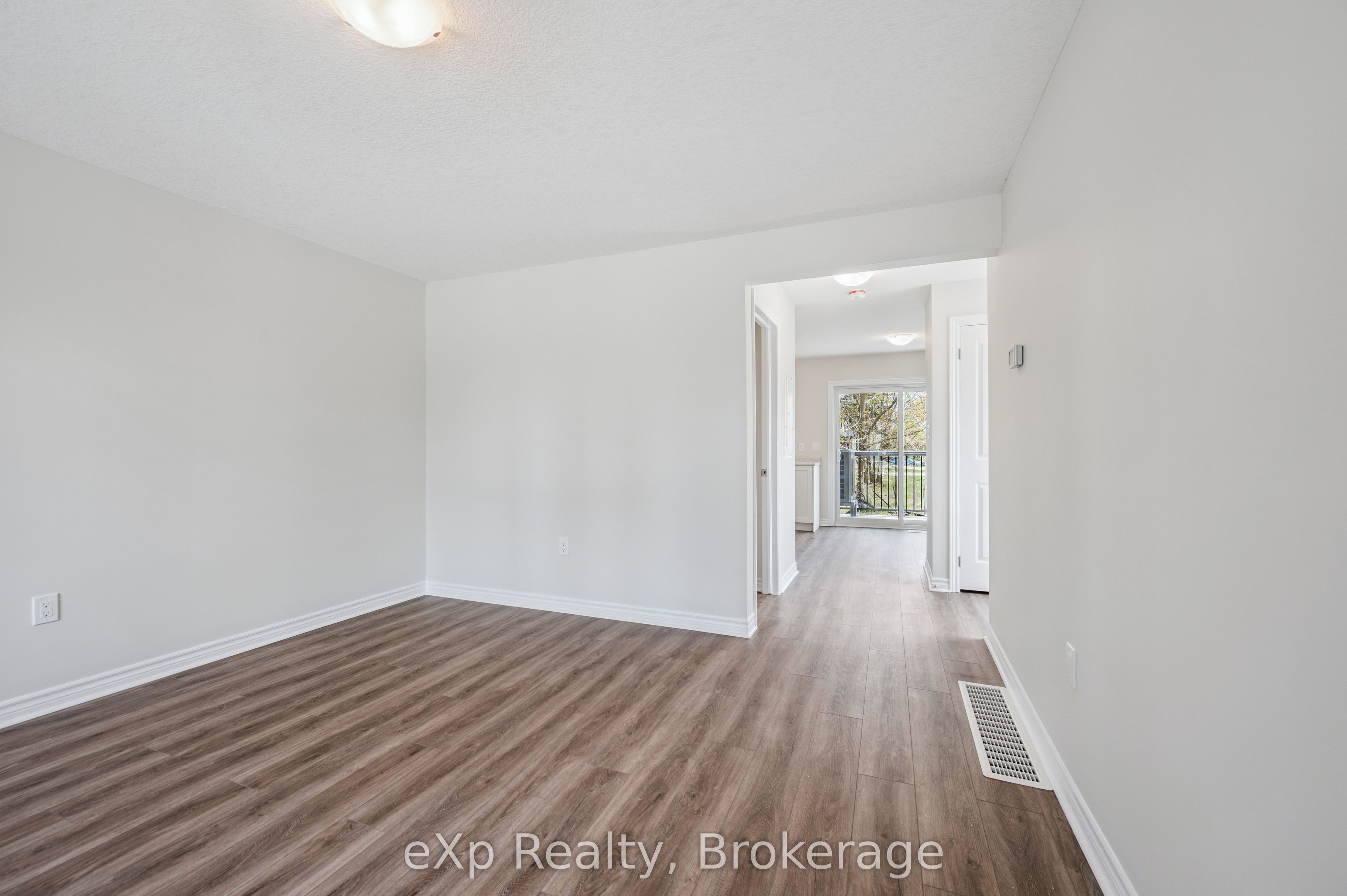 465 Garafraxa Street W 2, Centre Wellington, ON N1M 1C6 photo 5