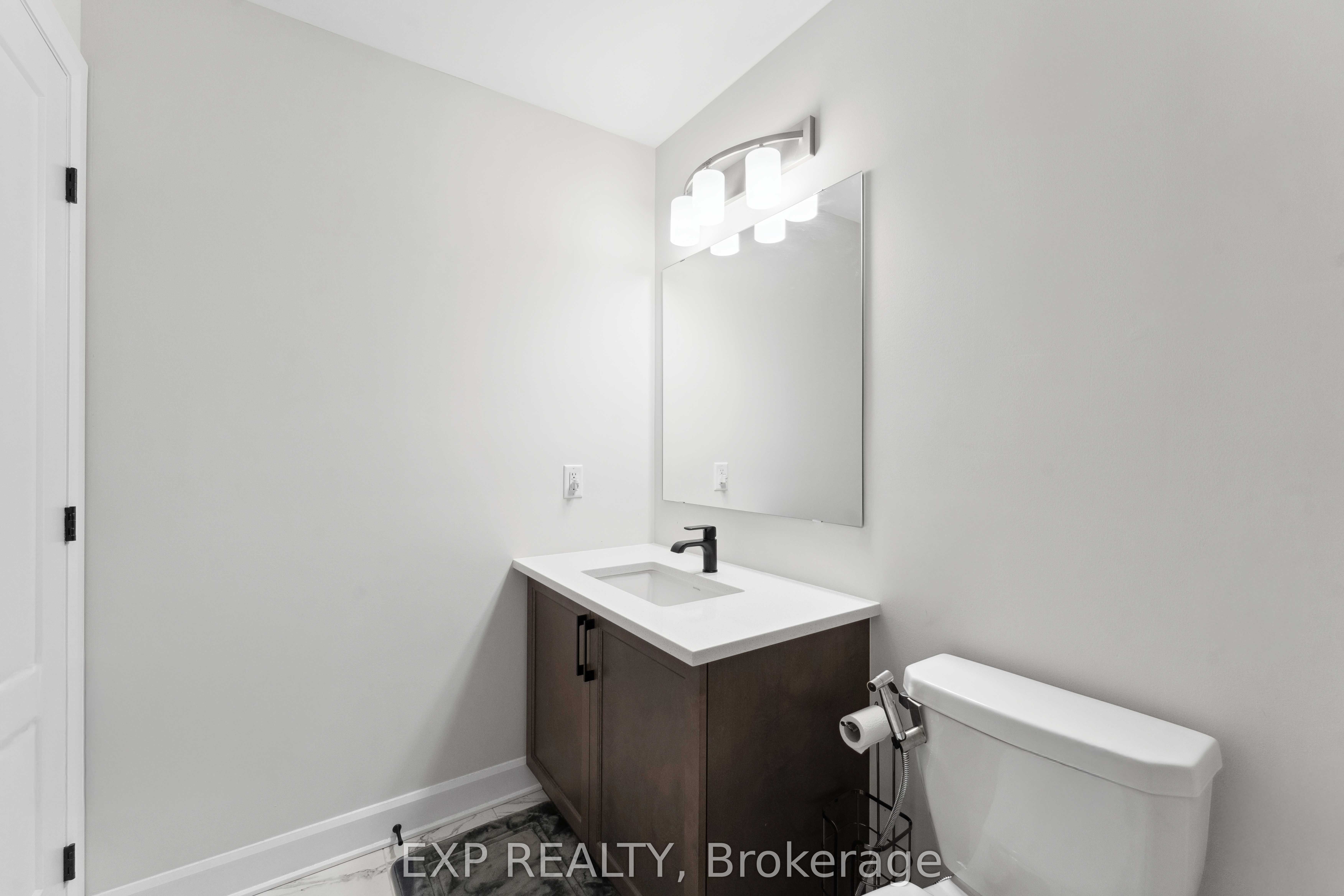 934 Clarkia Street, Blossom Park - Airport and Area, ON K1T 0Y1 photo 3