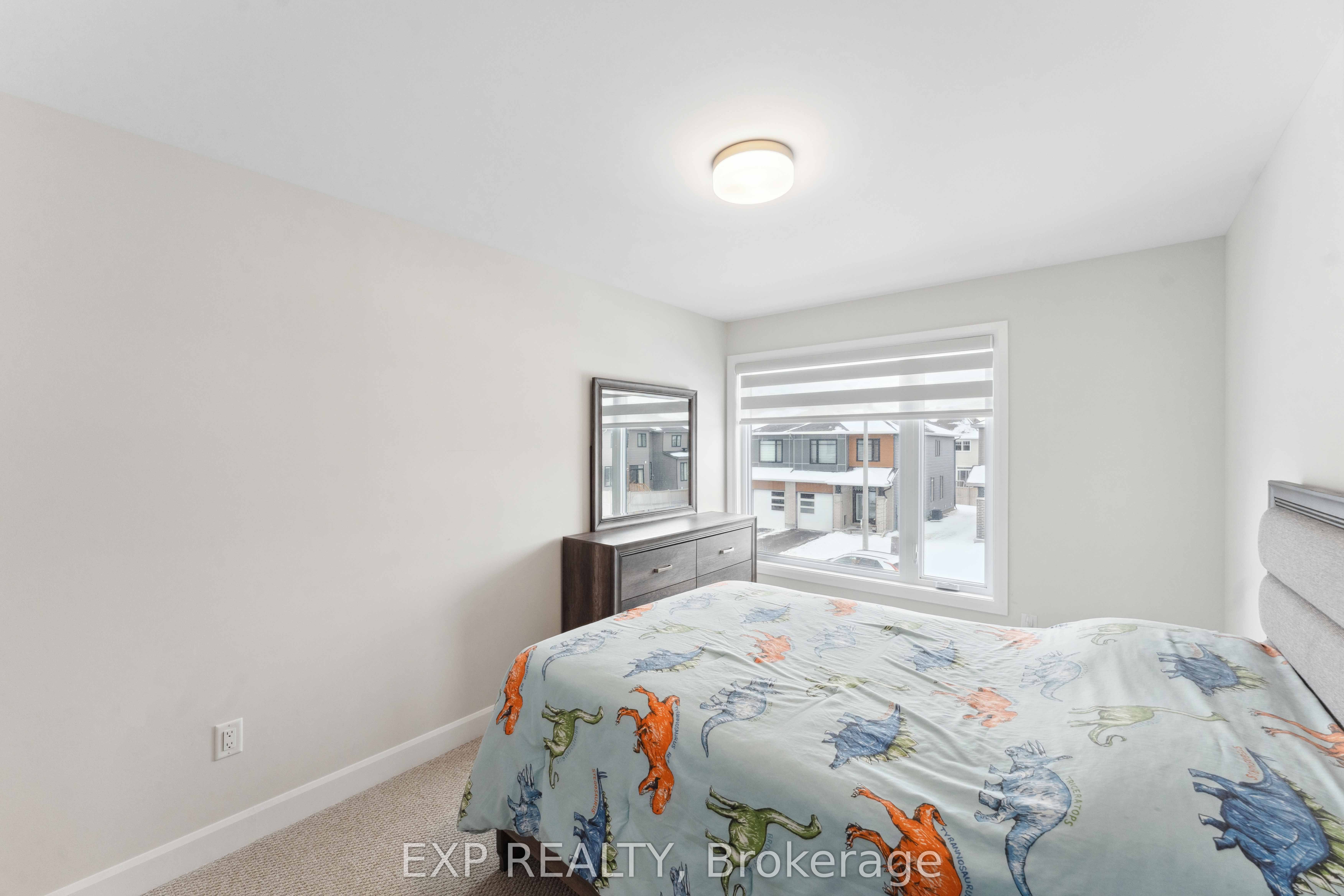 934 Clarkia Street, Blossom Park - Airport and Area, ON K1T 0Y1 photo 5