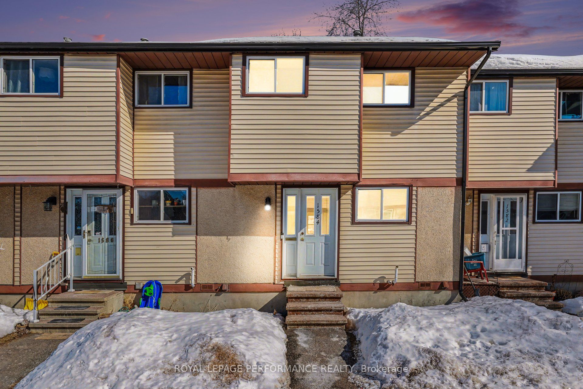 1584 Feather Lane, Blossom Park - Airport and Area, ON K1T 1V4 photo 5