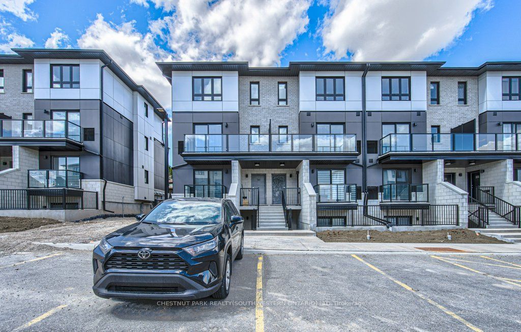 410 Northfield Drive B11, Waterloo, ON N2L 0A6