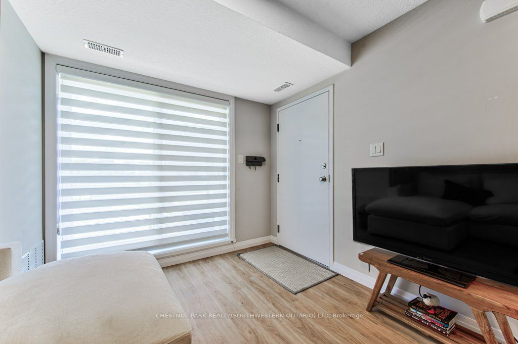 410 Northfield Drive B11, Waterloo, ON N2L 0A6 photo 4