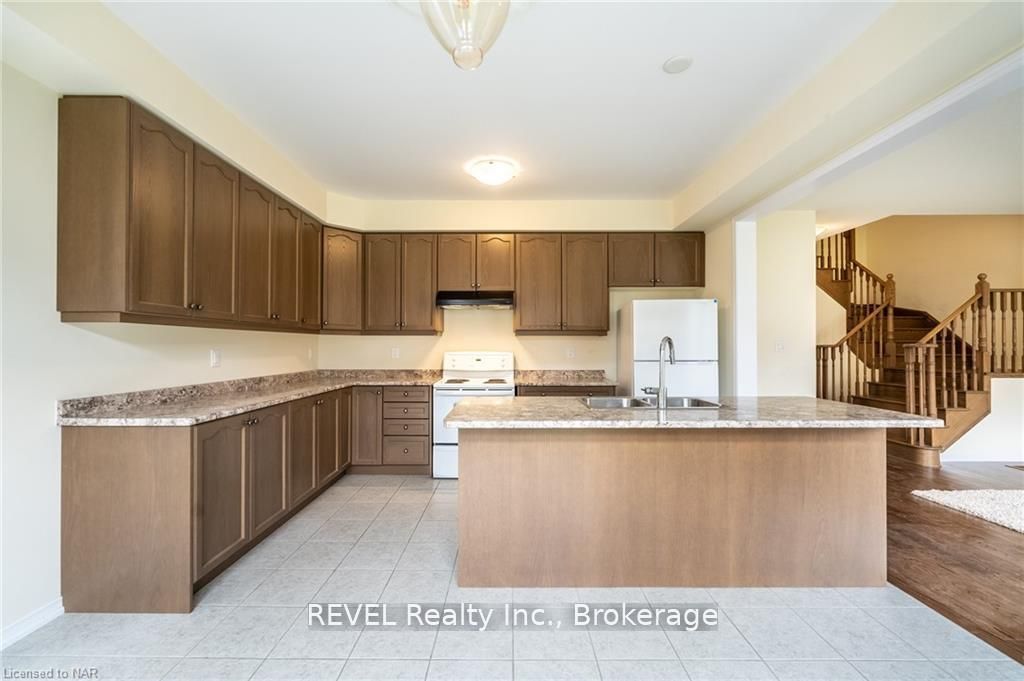 9 Beatty Avenue, Thorold, ON L3B 0E9