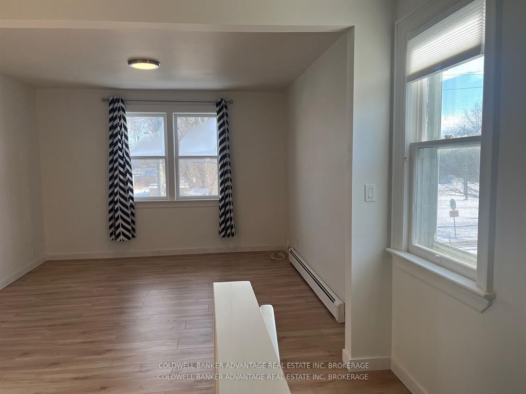 832 KING Street upper, Port Colborne, ON L3K 4J5 photo 3