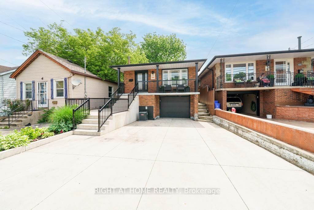 494 Ferguson Avenue N, Hamilton, ON L8L 4Z5 photo 2