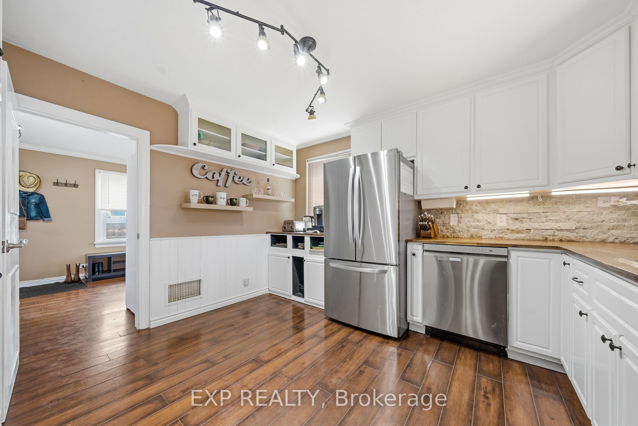 10 Valleyview Crescent, Belleville, ON K8P 3G1 photo 4