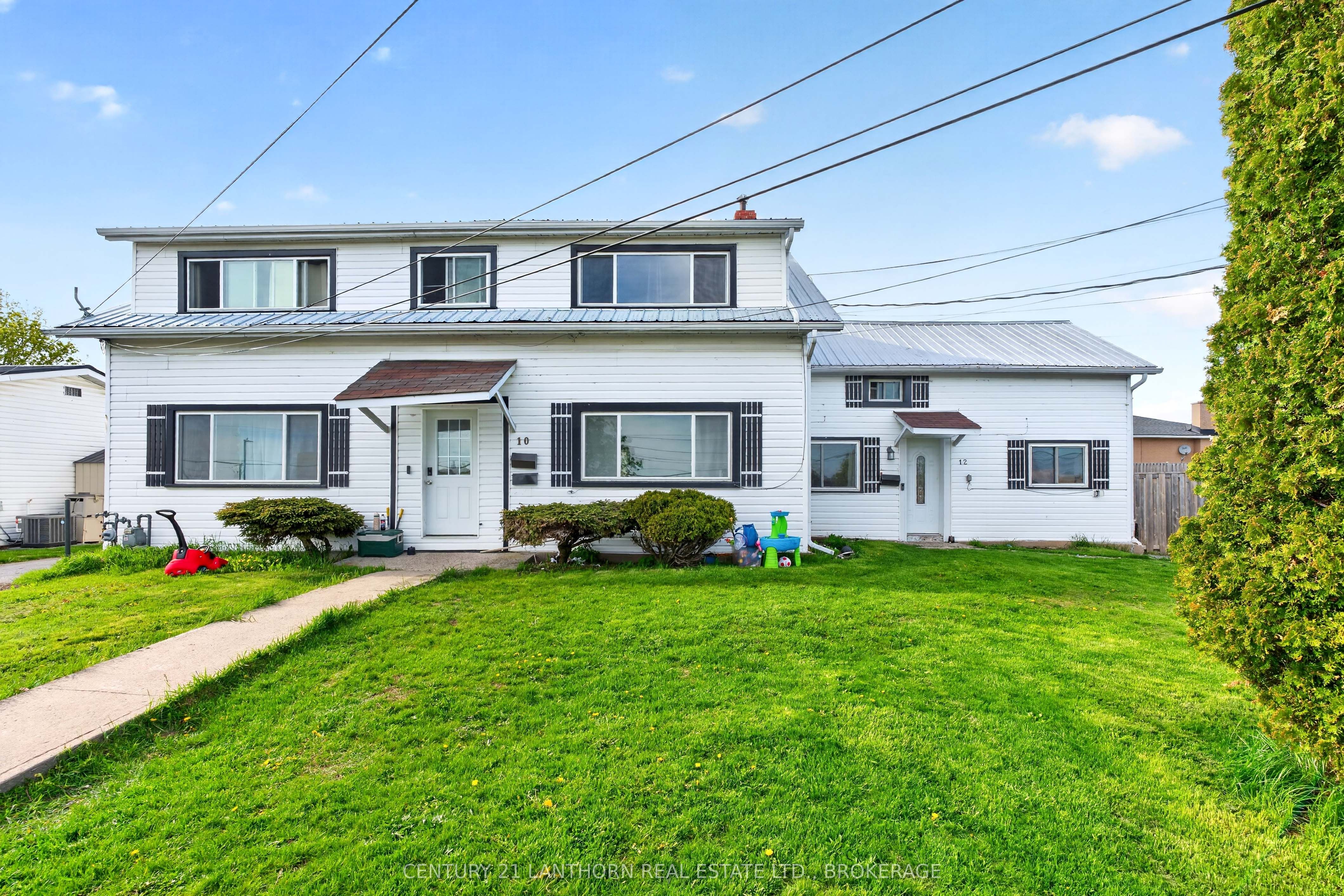 10/12 Manitou Crescent E, Loyalist, ON K7N 1B6