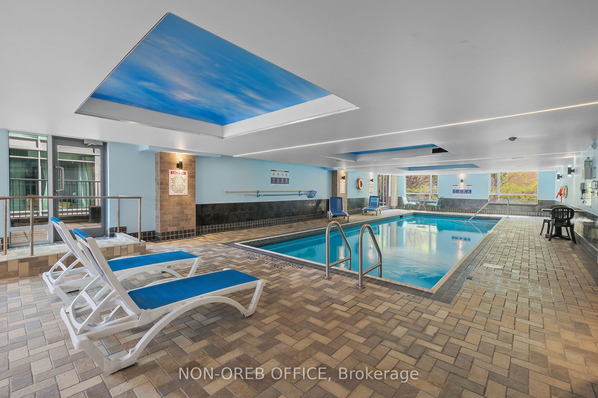 200 BESSERER Street 512, Lower Town - Sandy Hill, ON K1N 0A7 photo 2
