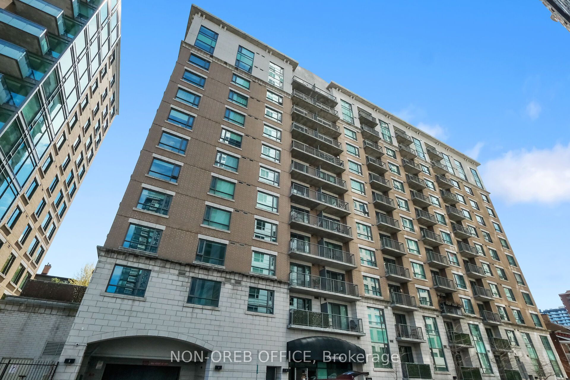 200 BESSERER Street 512, Lower Town - Sandy Hill, ON K1N 0A7 photo 4