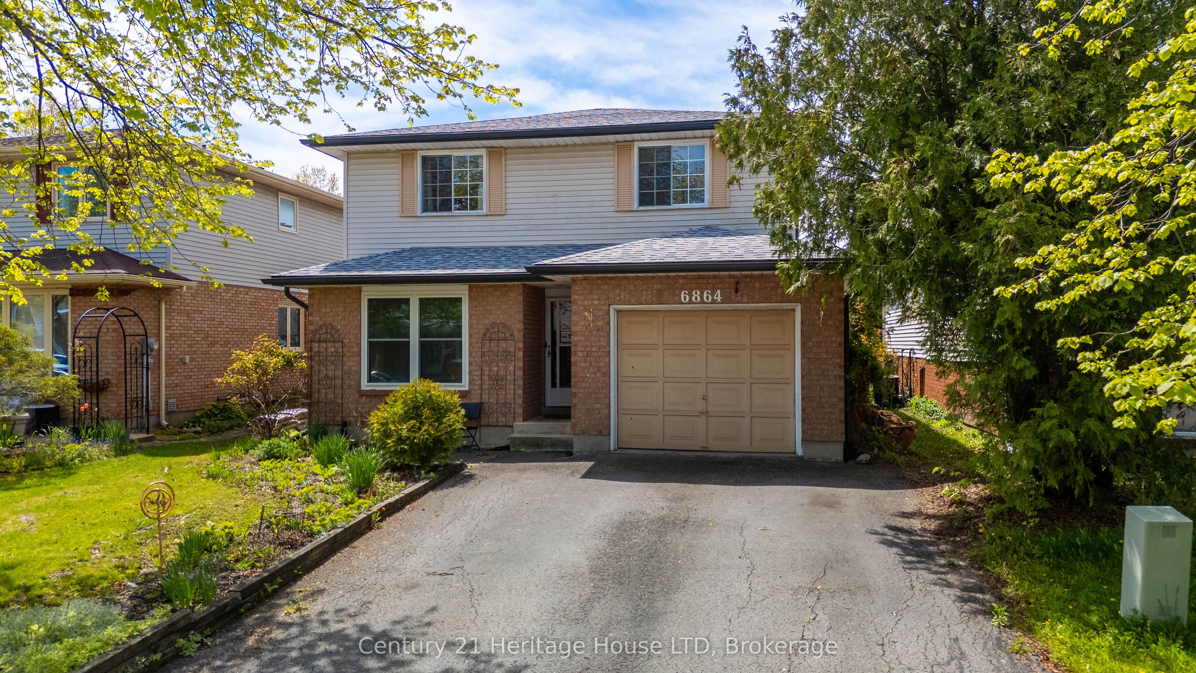 6864 Sunrise Court, Niagara Falls, ON L2G 7V2 photo 2