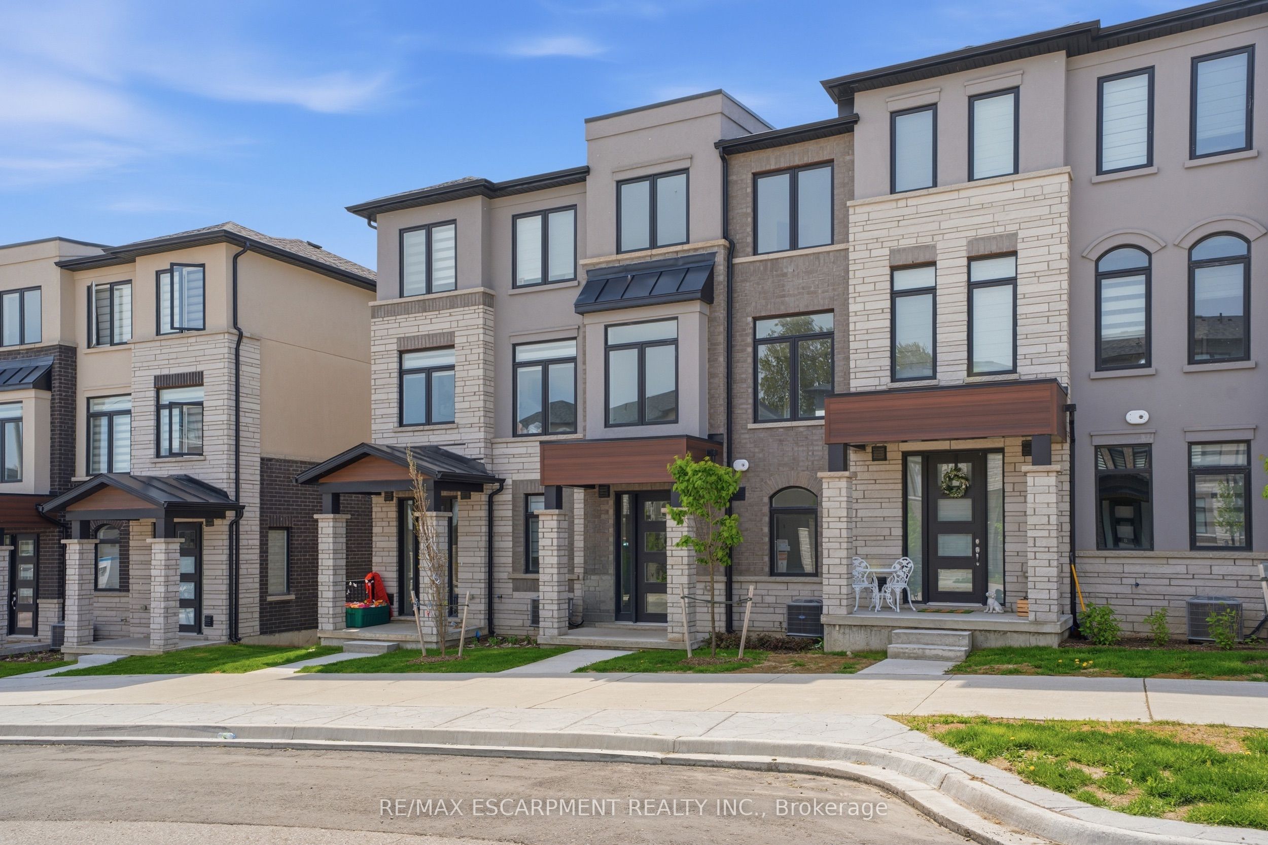 155 Equestrian Way Unit 33, Cambridge, ON N3E 0E8