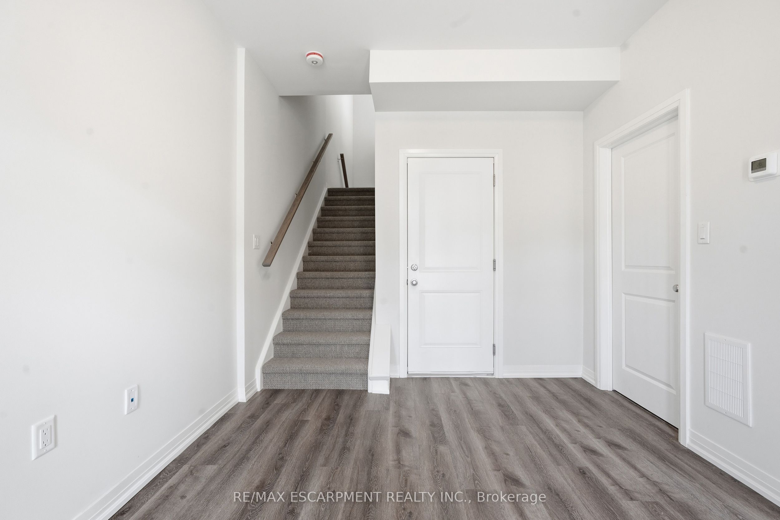 155 Equestrian Way Unit 33, Cambridge, ON N3E 0E8 photo 4
