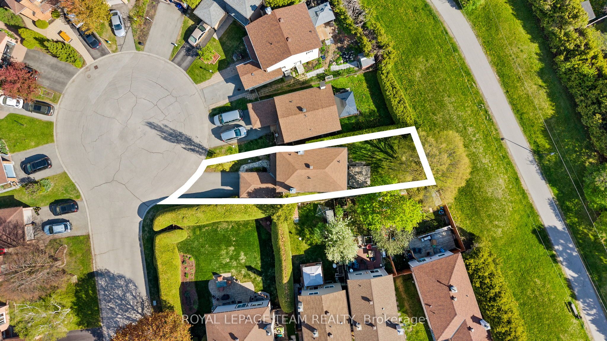 93 Hewitt Way, Kanata, ON K2L 3R3 photo 2