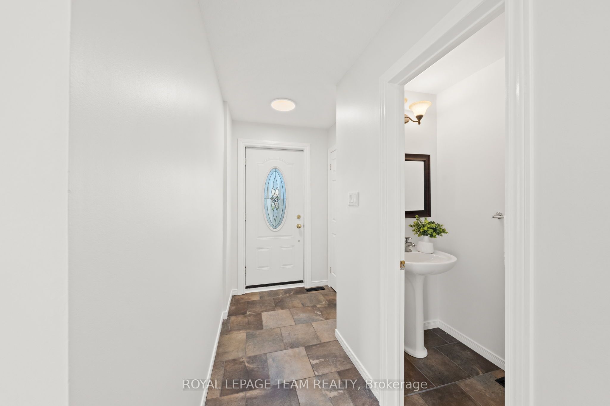 93 Hewitt Way, Kanata, ON K2L 3R3 photo 4