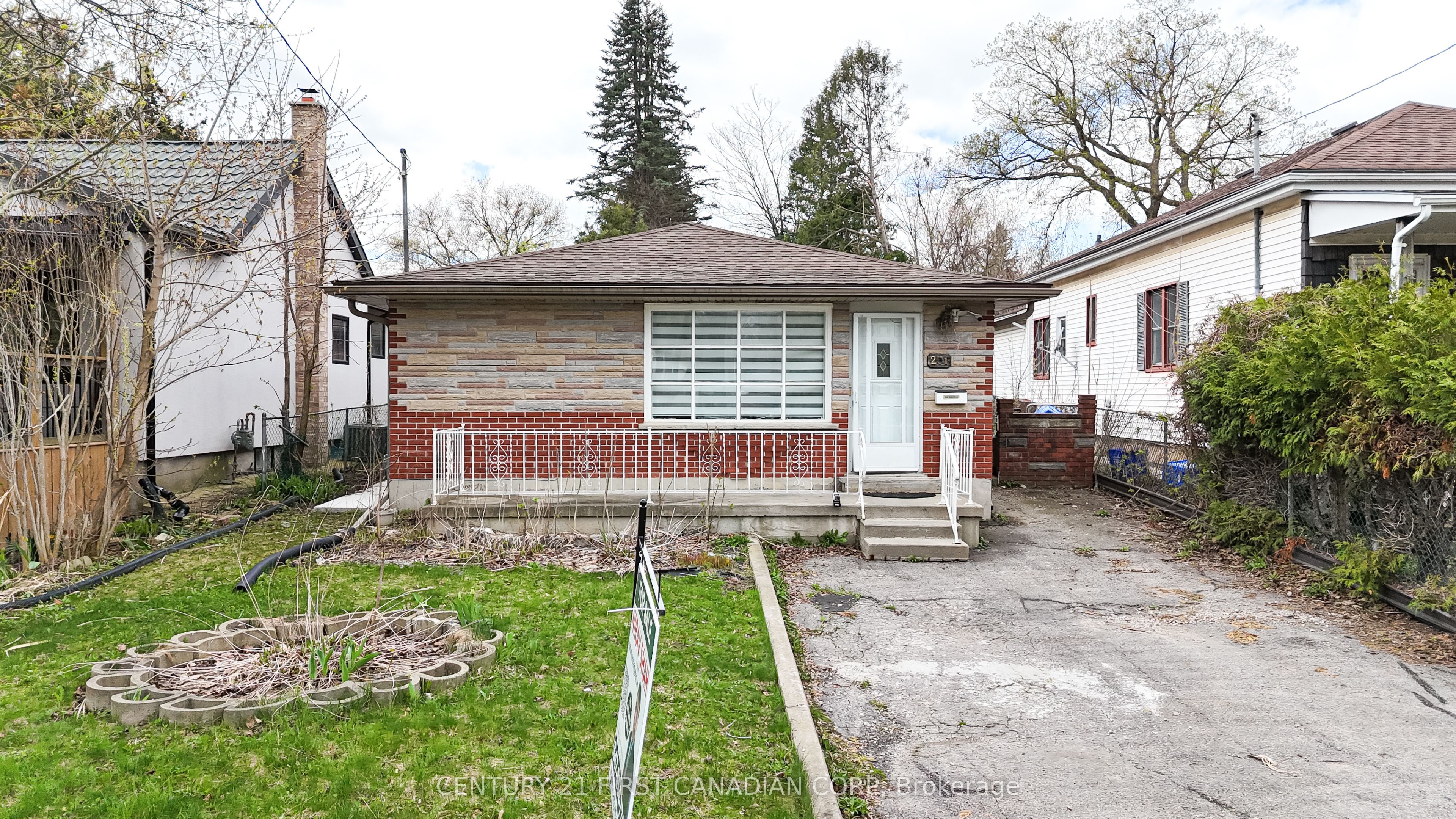 201 Emerson Avenue, London South, ON N5Z 3L5 photo 3