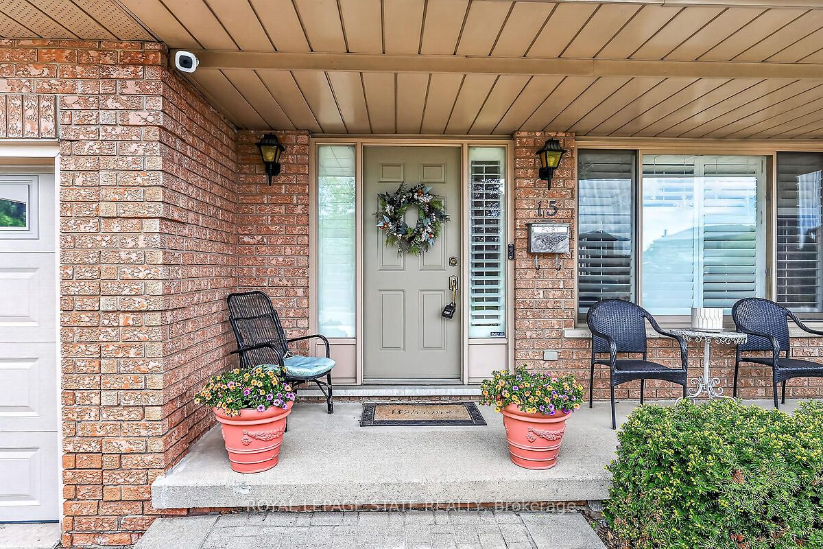 15 Gabriele Court, Hamilton, ON L8G 5C4 photo 4