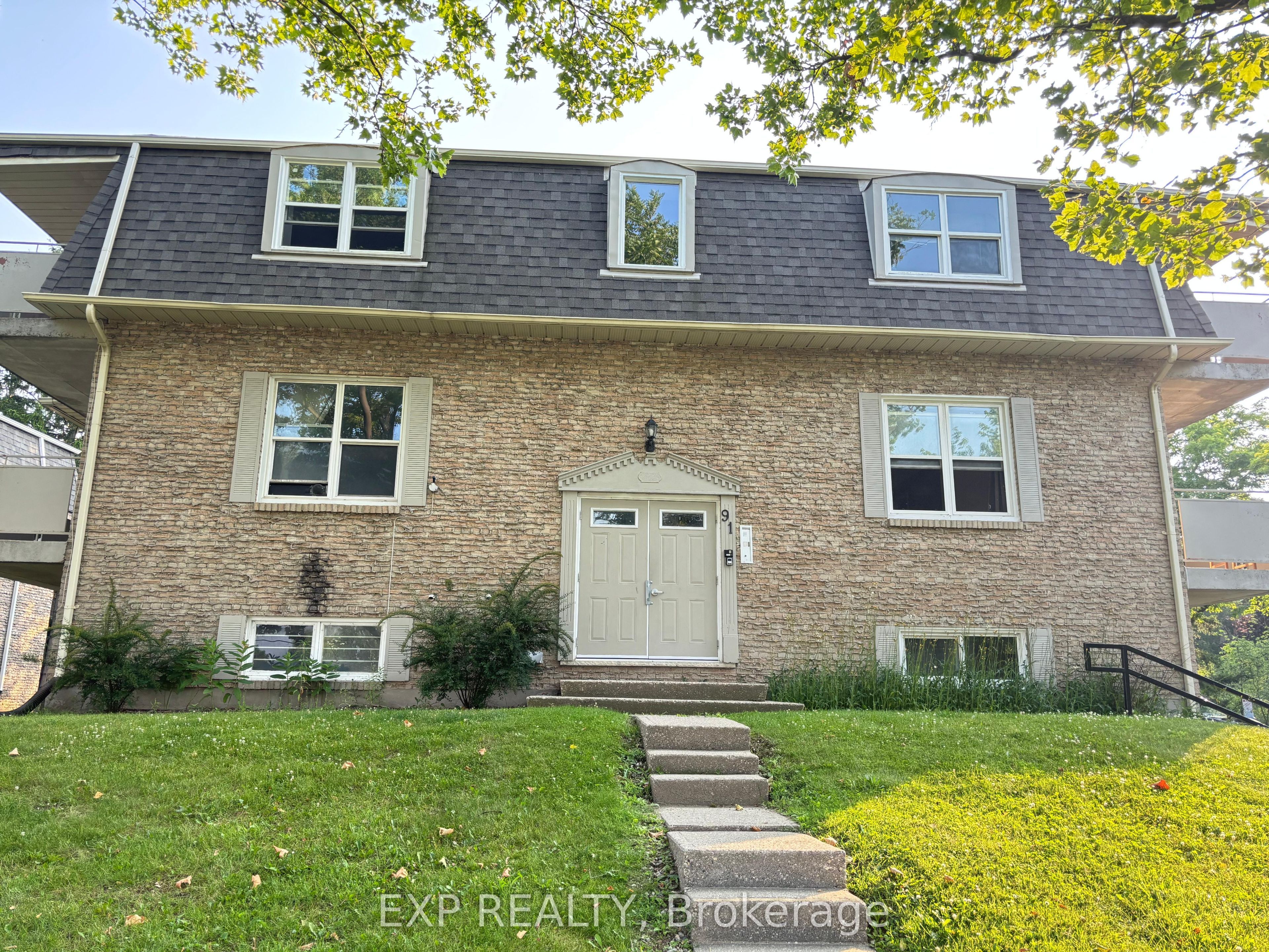 91 Westmount Road N 3, Waterloo, ON N2L 2R7