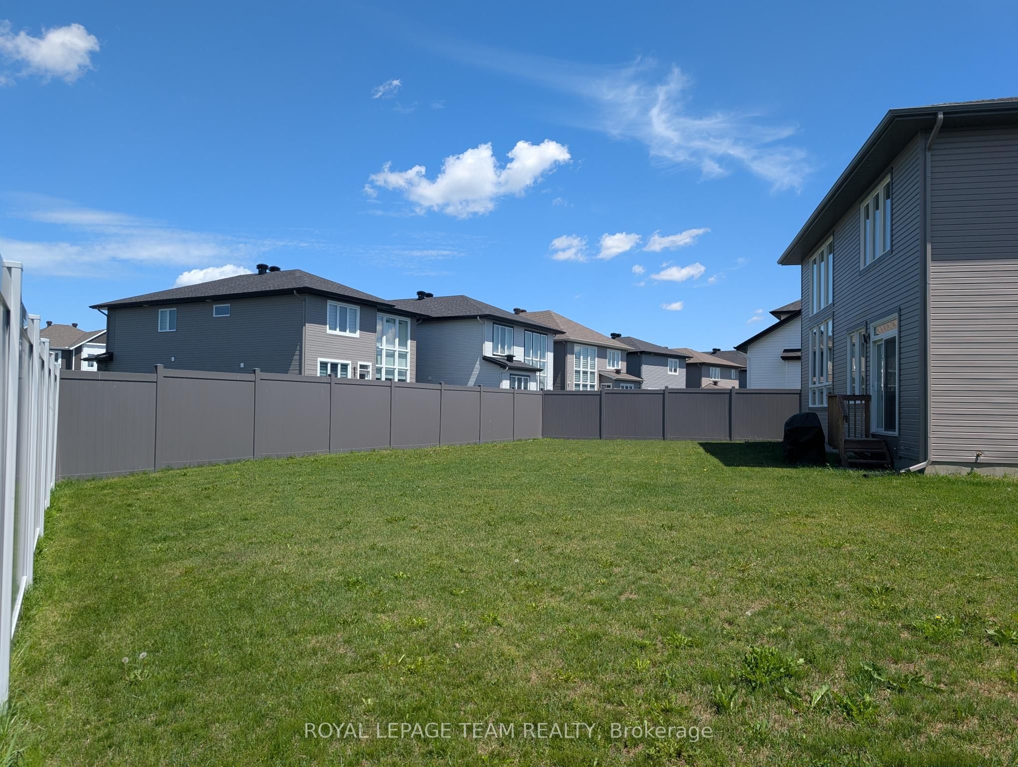 408 Gidran Circle, Kanata, ON K2V 0P5 photo 3