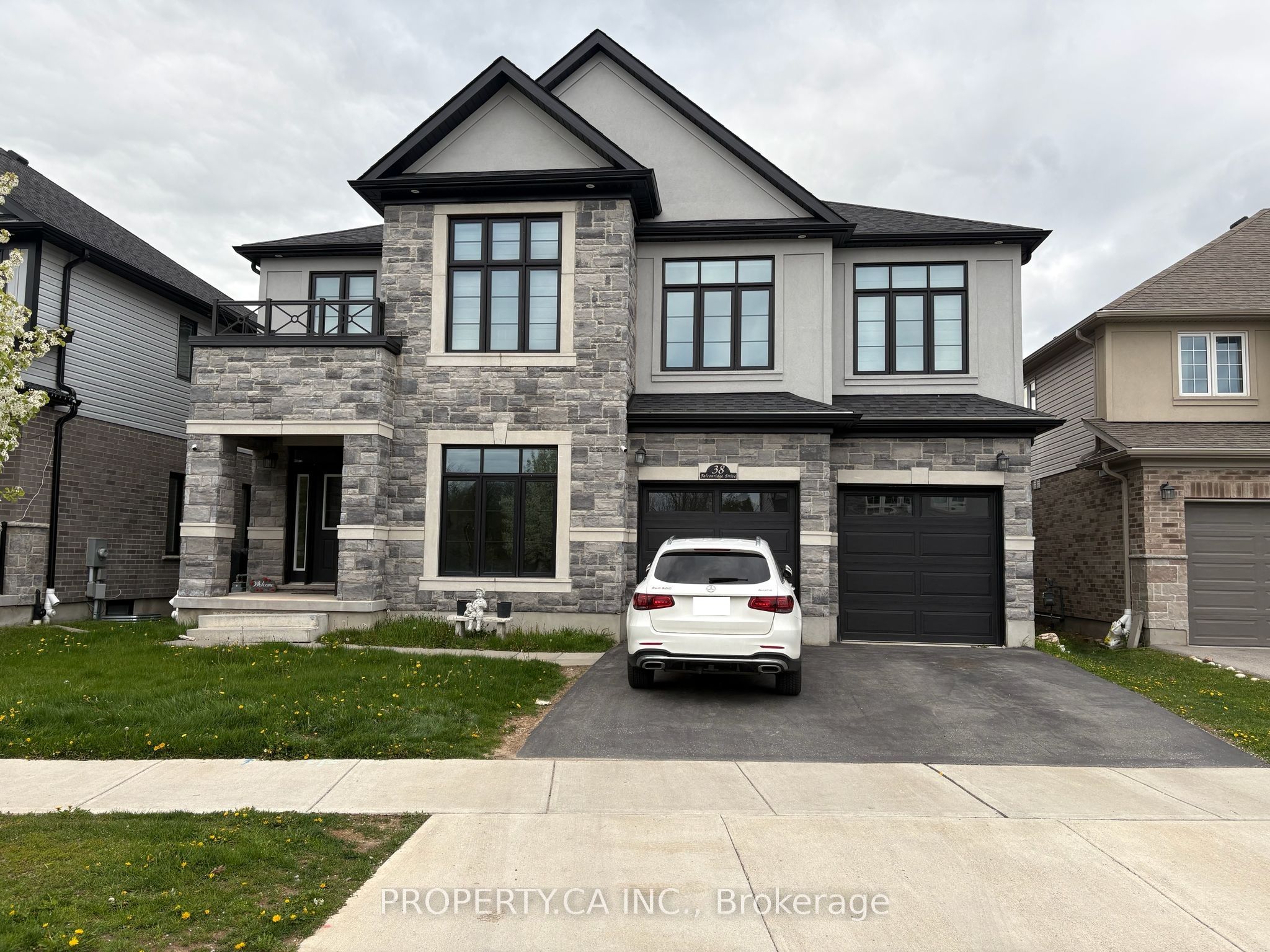 38 Falconridge Drive Lower, Waterloo, ON N2K 0G1