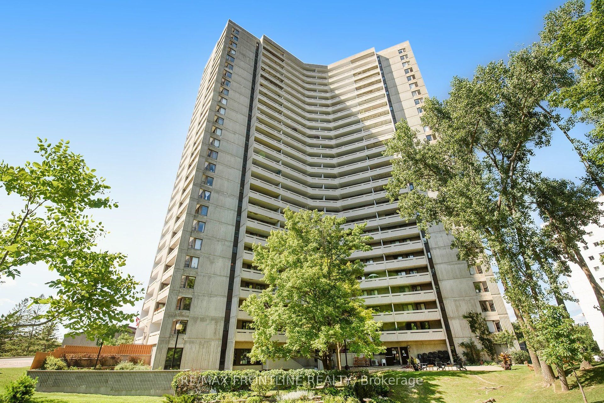 1081 Ambleside Drive 1009, Woodroffe, ON K2B 8C8