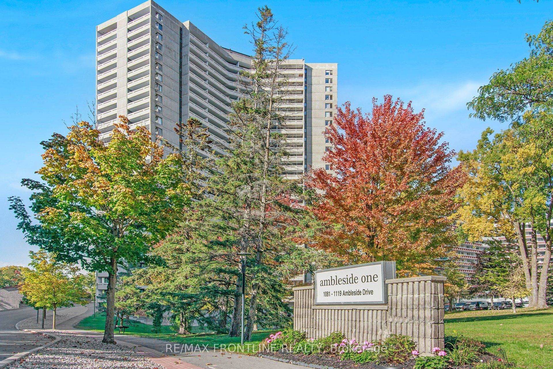 1081 Ambleside Drive 1009, Woodroffe, ON K2B 8C8 photo 2