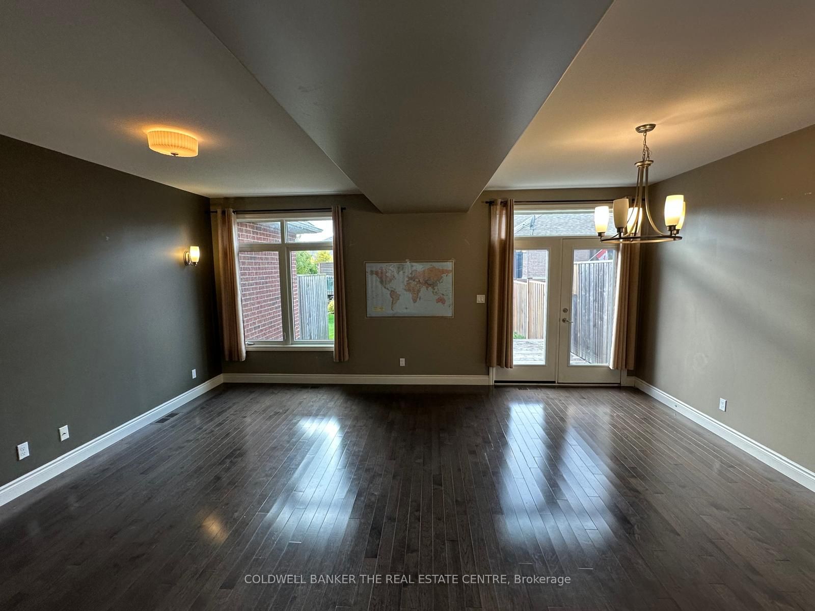 48 Hanover Court, Belleville, ON K8N 0B1 photo 2