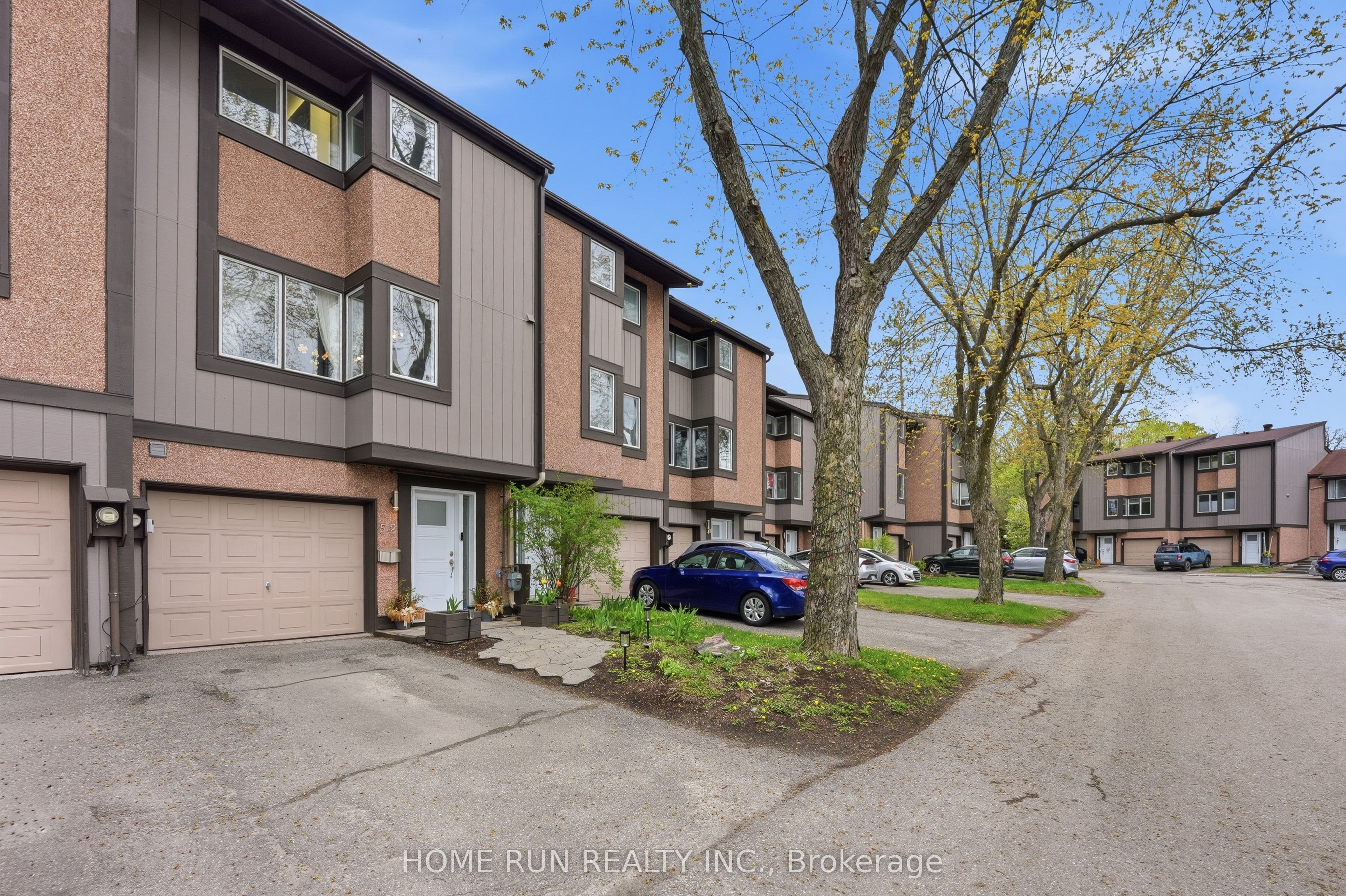 52 Reaney Court, Kanata, ON K2K 1W8 photo 2