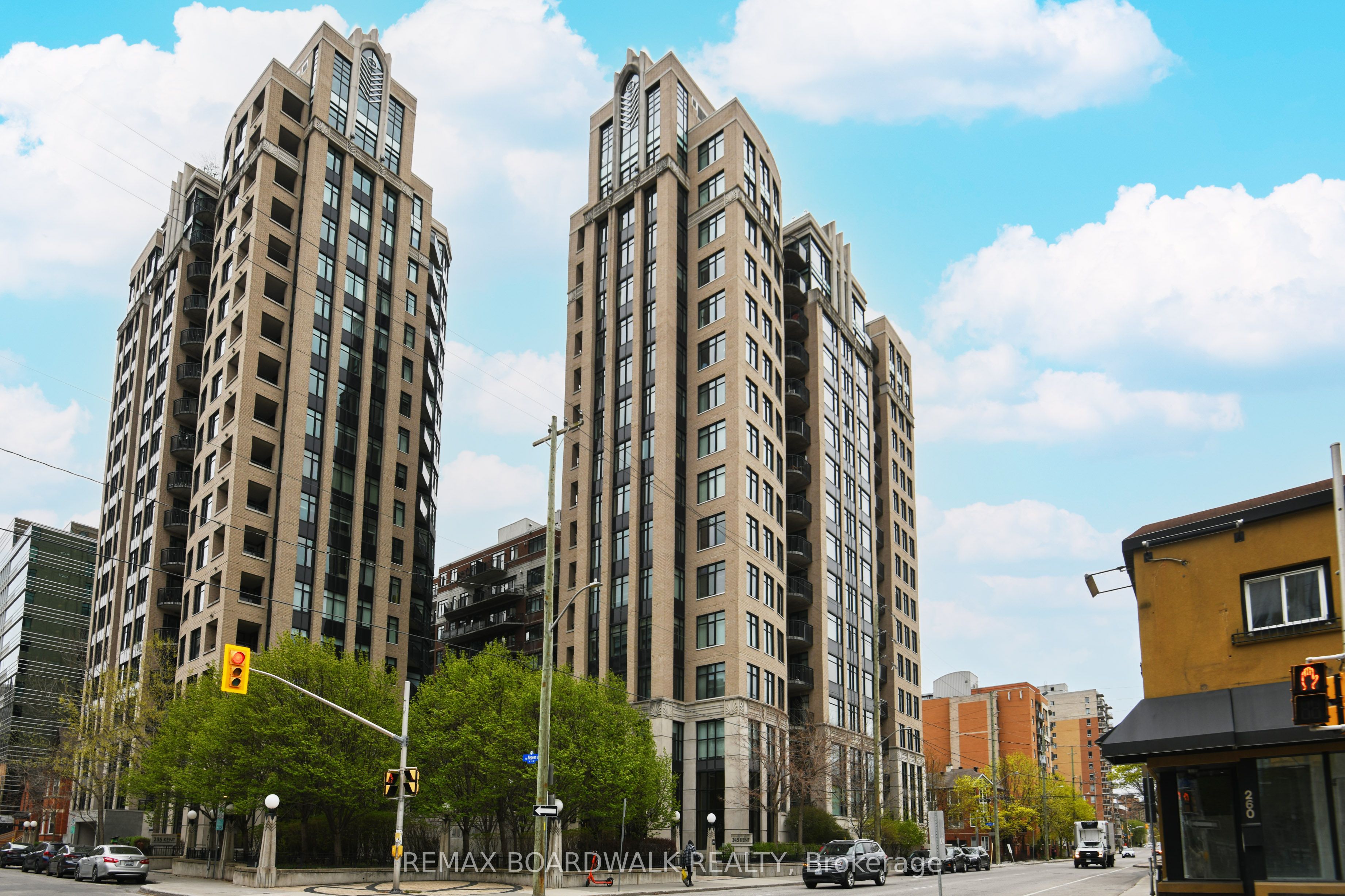245 Kent Street 702, Ottawa Centre, ON K2P 0A5