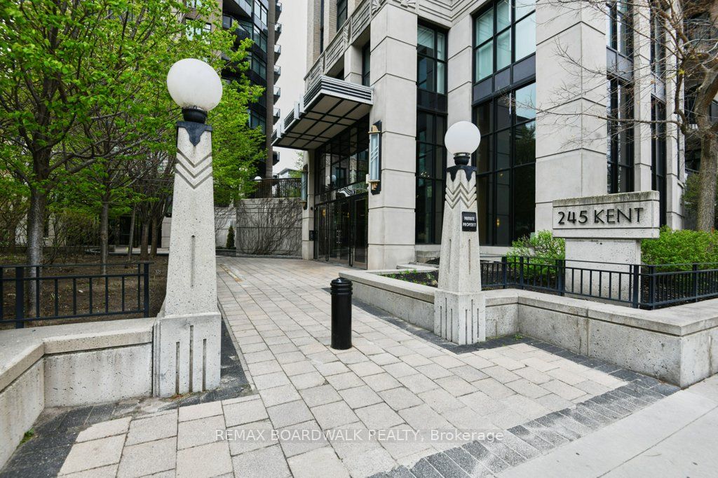 245 Kent Street 702, Ottawa Centre, ON K2P 0A5 photo 5