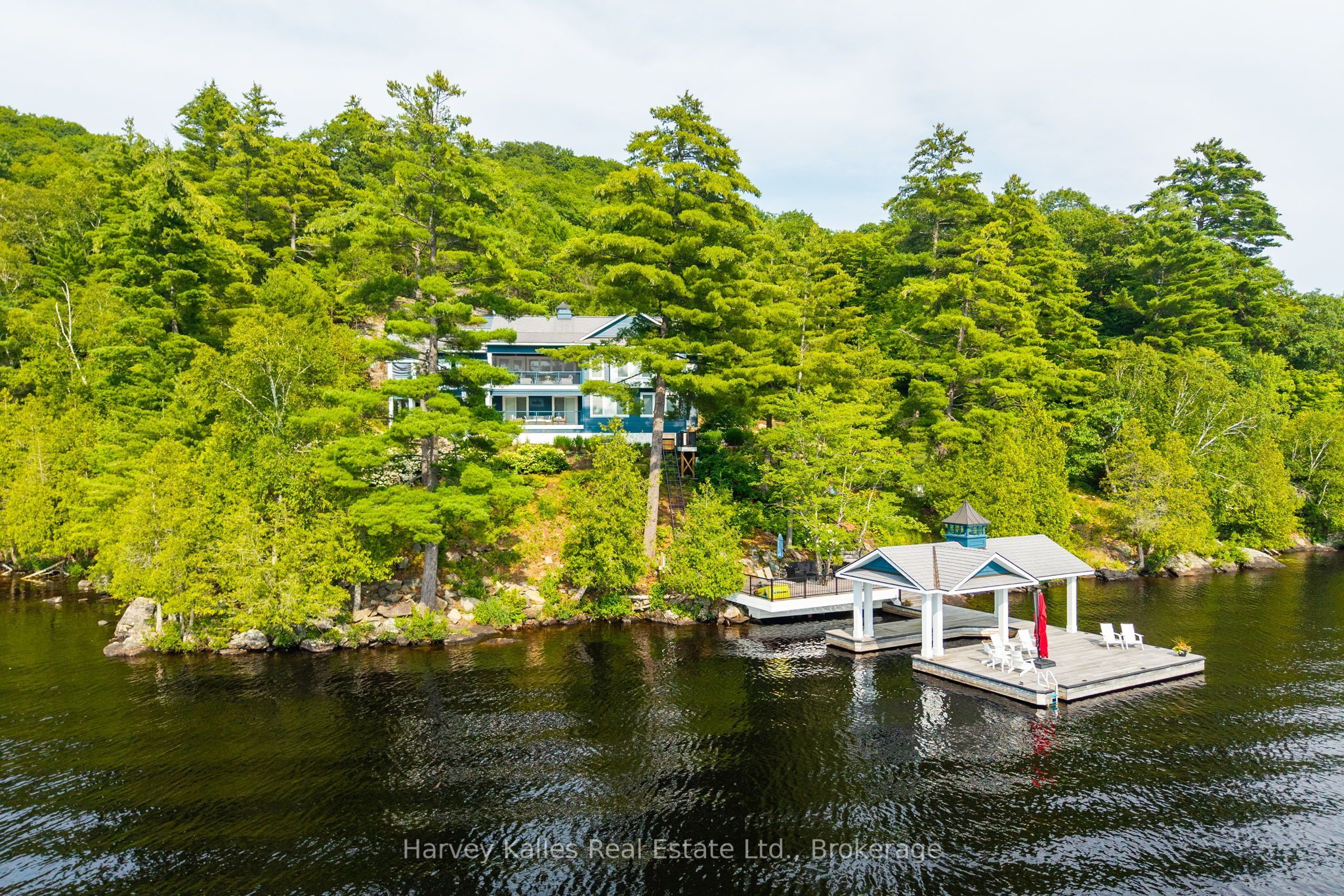 800 Big Island, Huntsville, ON P1H 2J2