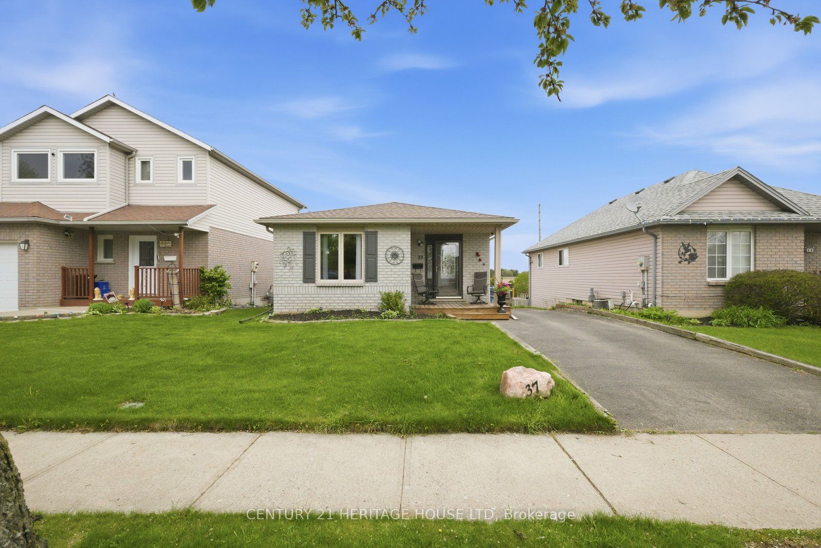 37 Anastasia Crescent, Brantford, ON N3P 2A9 photo 2