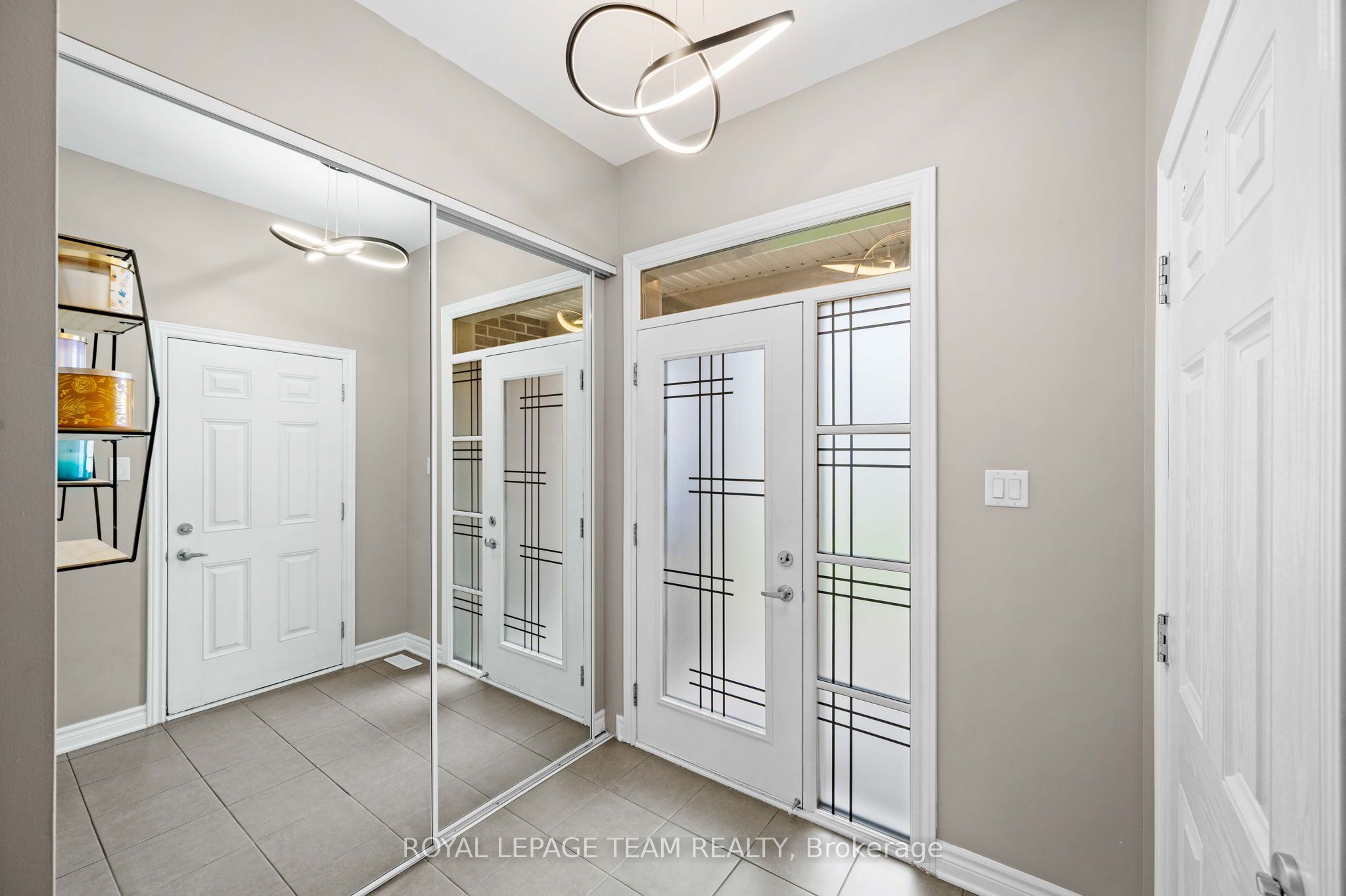 233 Mountain Sorrel Way, Orleans - Cumberland and Area, ON K4A 1H3 photo 3