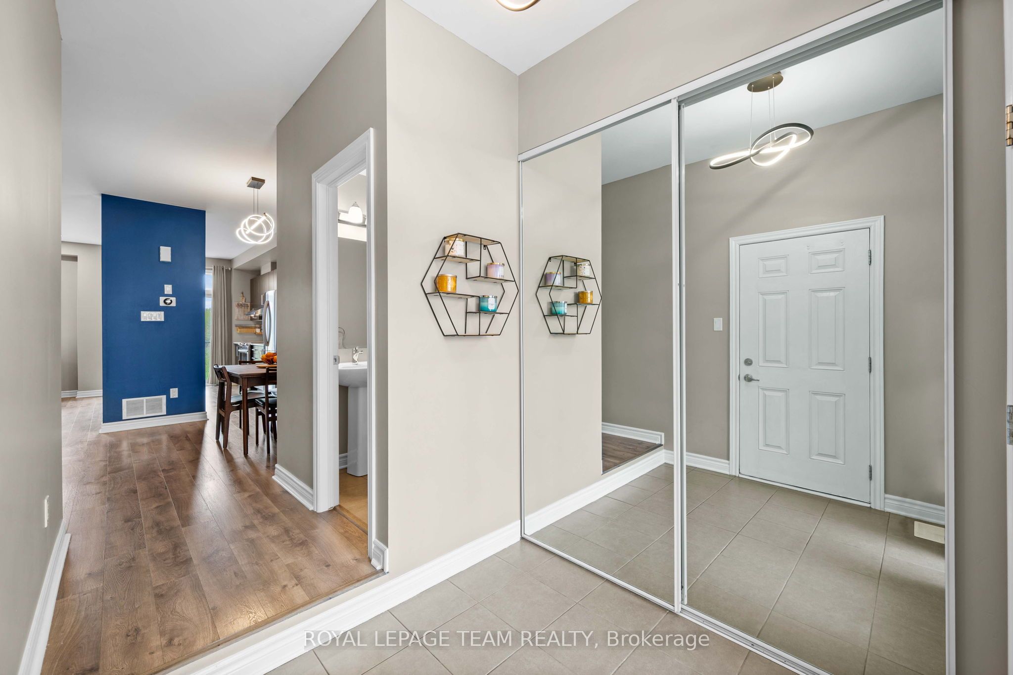 233 Mountain Sorrel Way, Orleans - Cumberland and Area, ON K4A 1H3 photo 4