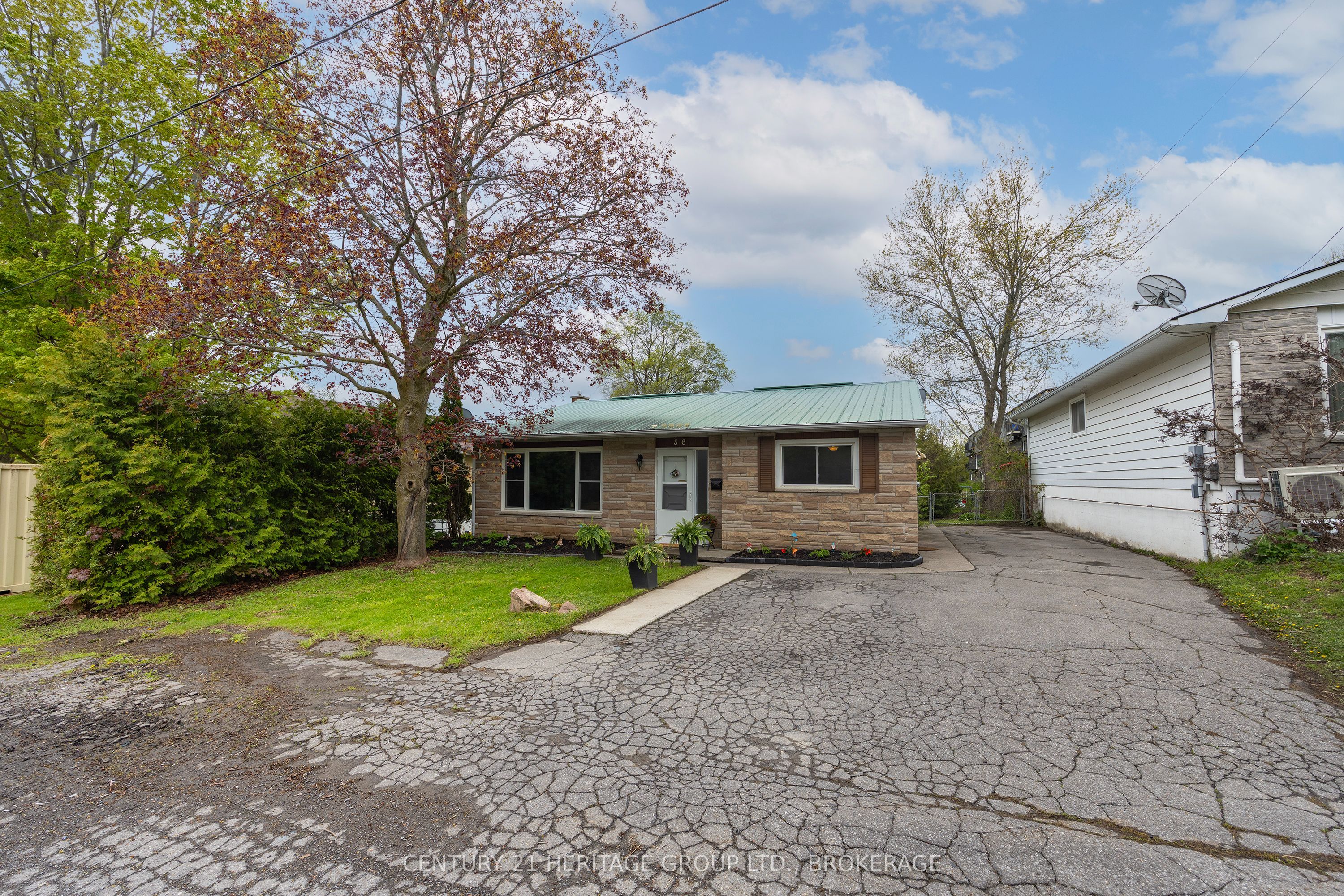 36 Napier Street, Greater Napanee, ON K7R 3R9 photo 3