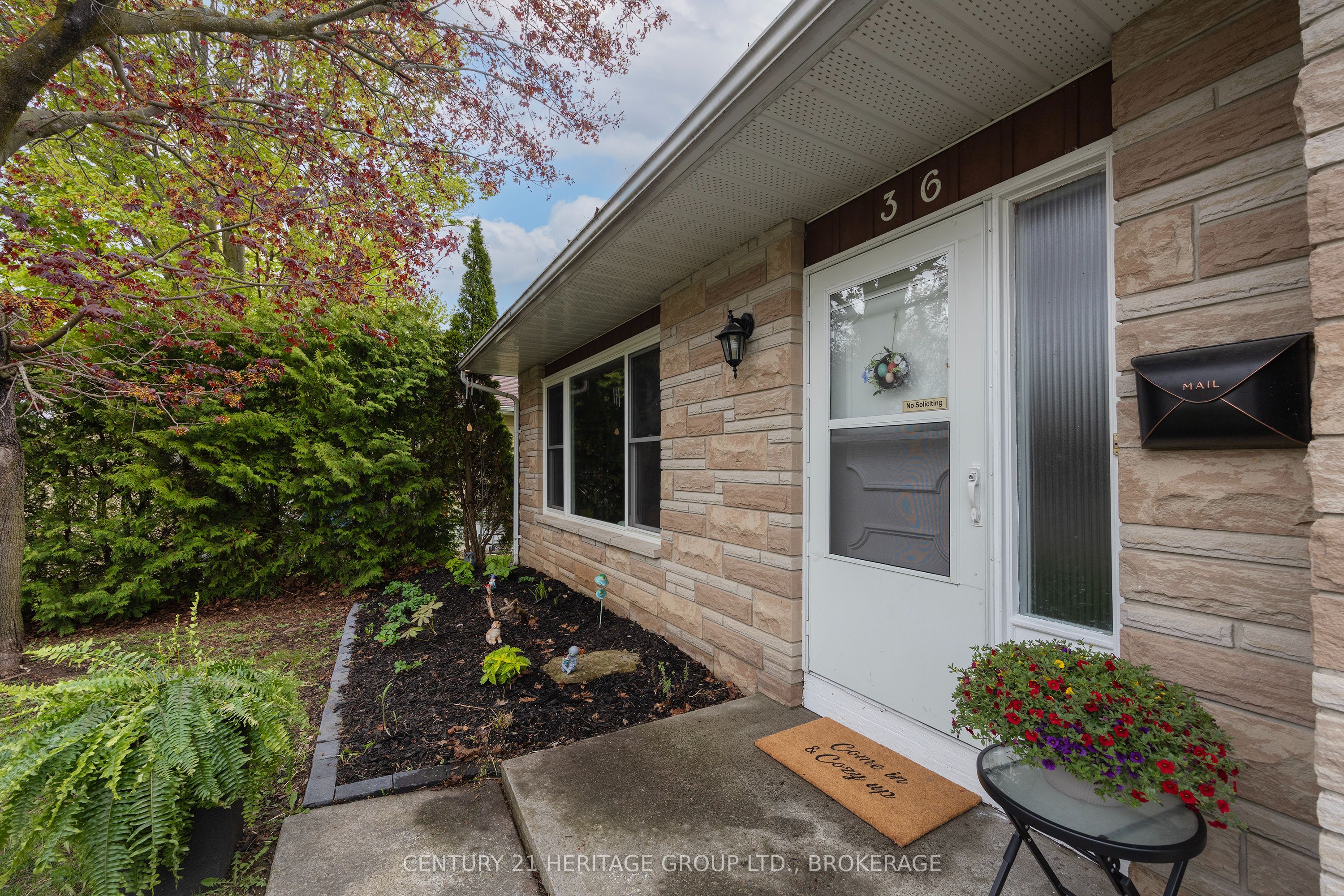 36 Napier Street, Greater Napanee, ON K7R 3R9 photo 4