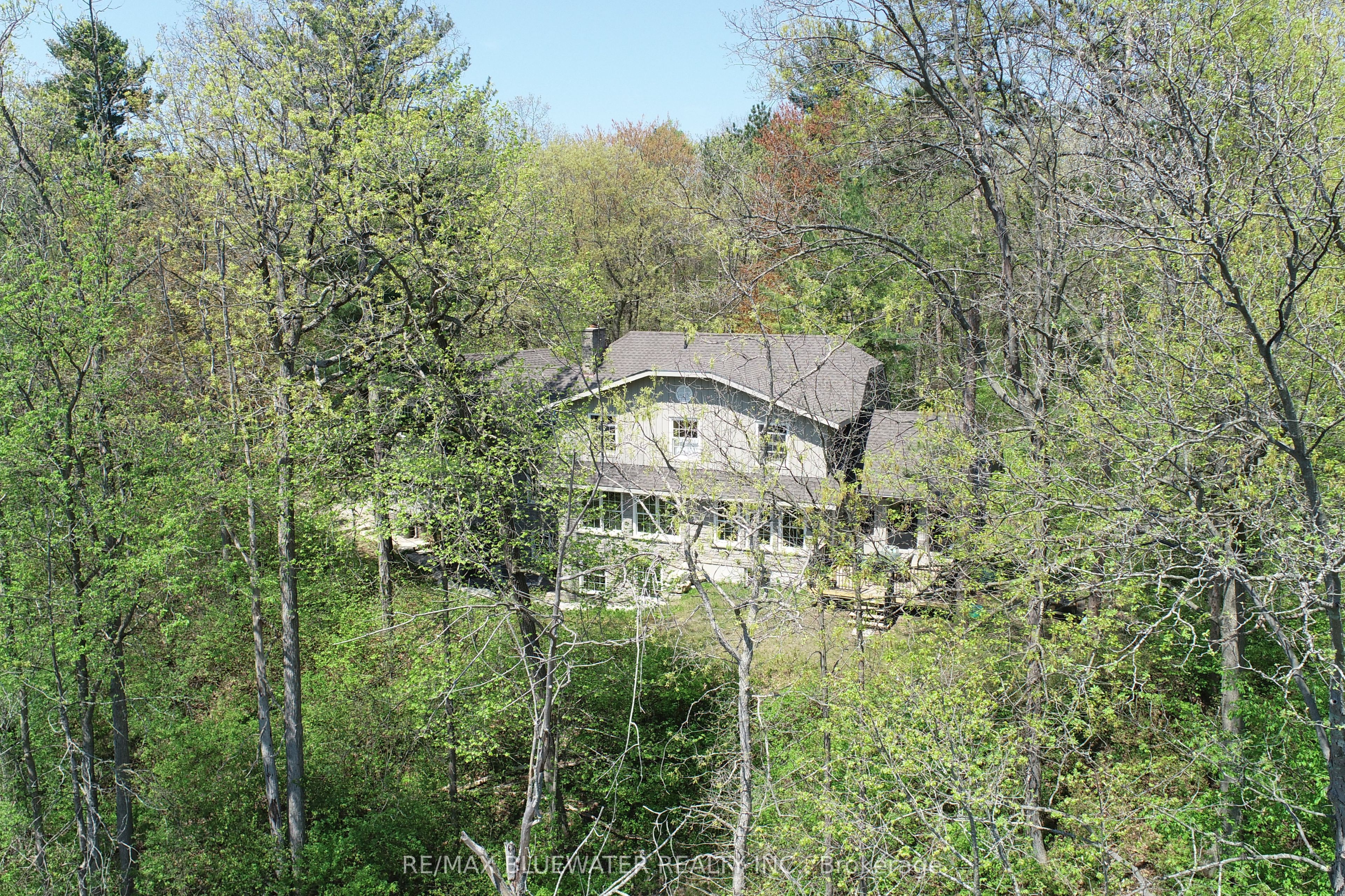 10043 Old River Road, Lambton Shores, ON N0M 1T0 photo 5