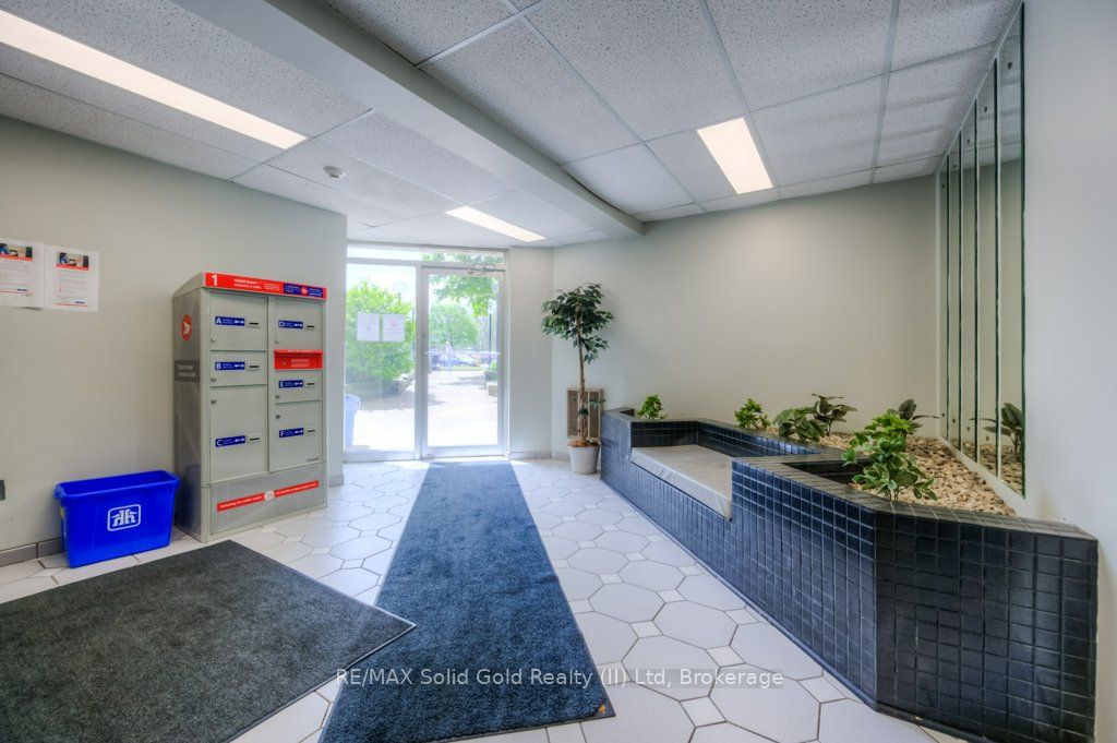 15 Hofstetter Avenue 221, Kitchener, ON N2A 3Z7 photo 5
